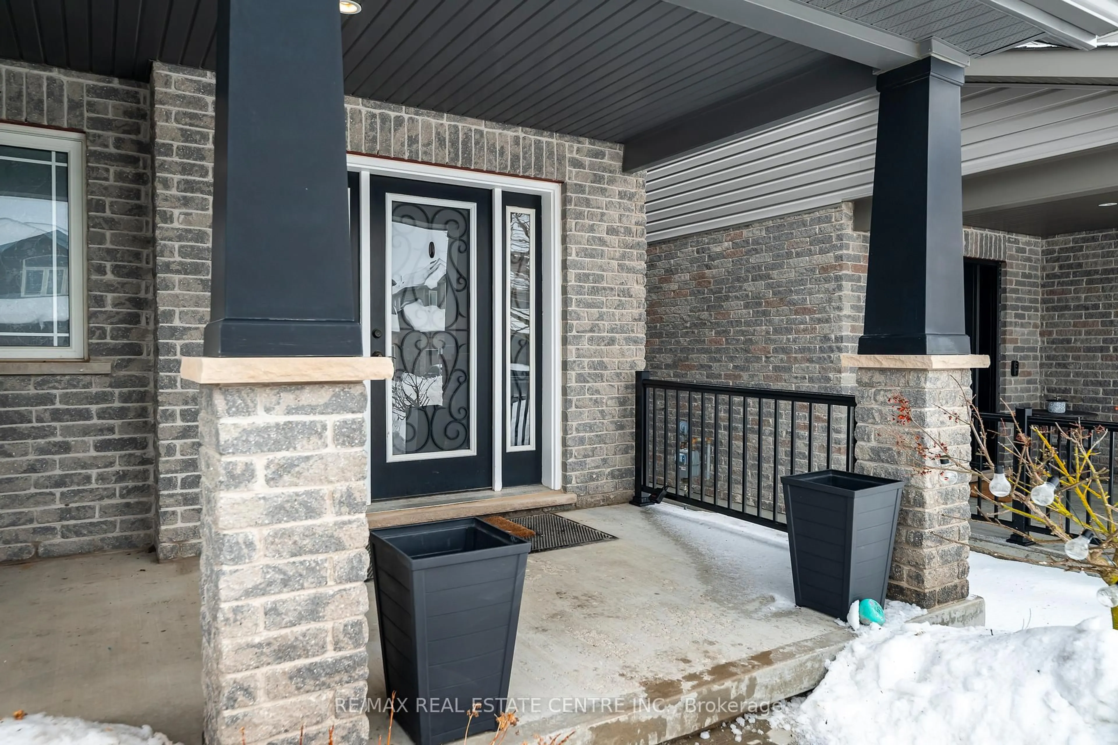 Indoor entryway for 123 Taylor Dr, East Luther Grand Valley Ontario L9W 6P2