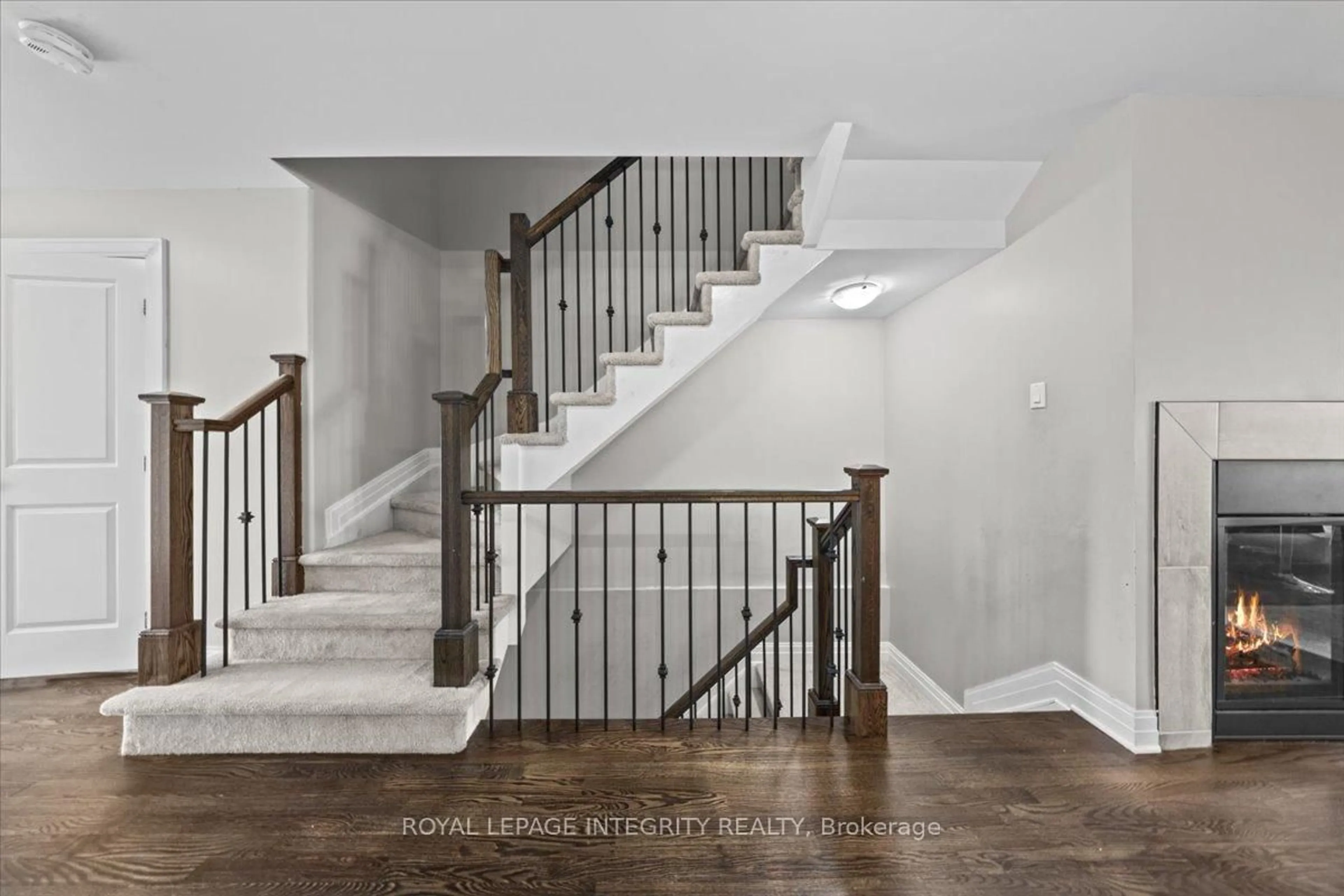 Stairs for 154 Woodhurst Cres, Stittsville Ontario K2S 0T5