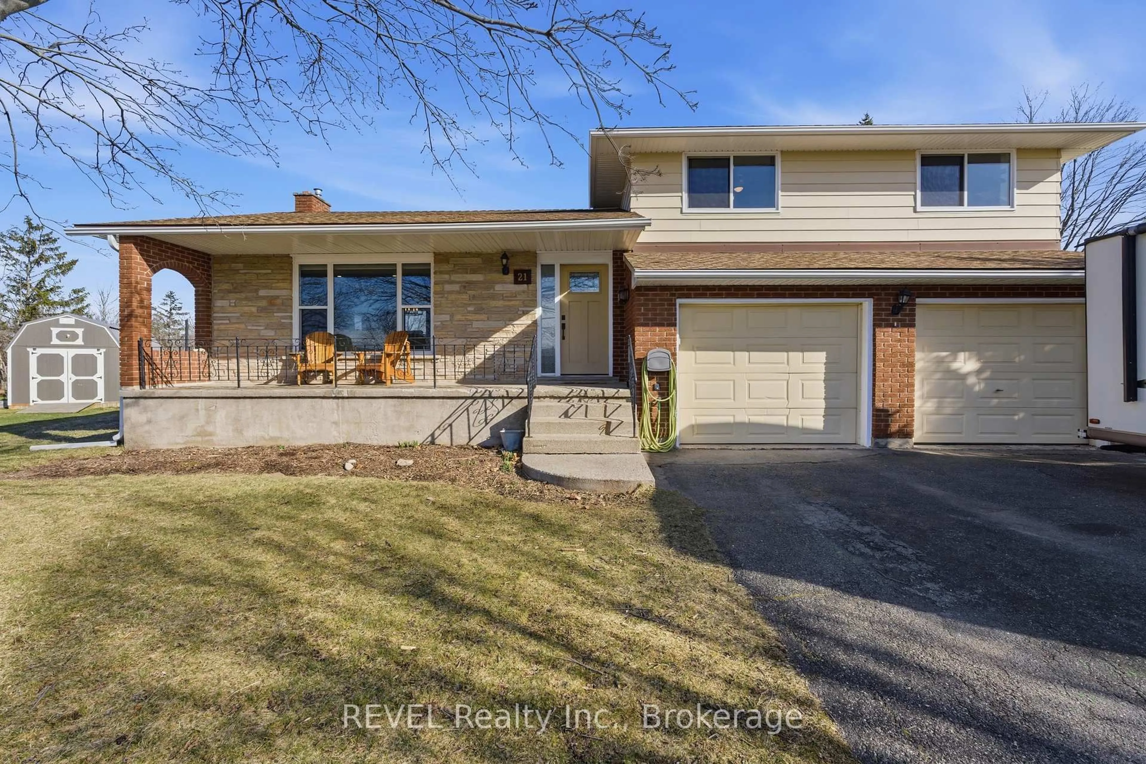 Home with brick exterior material, street for 21 Lena Cres, Port Colborne Ontario L3K 5X3