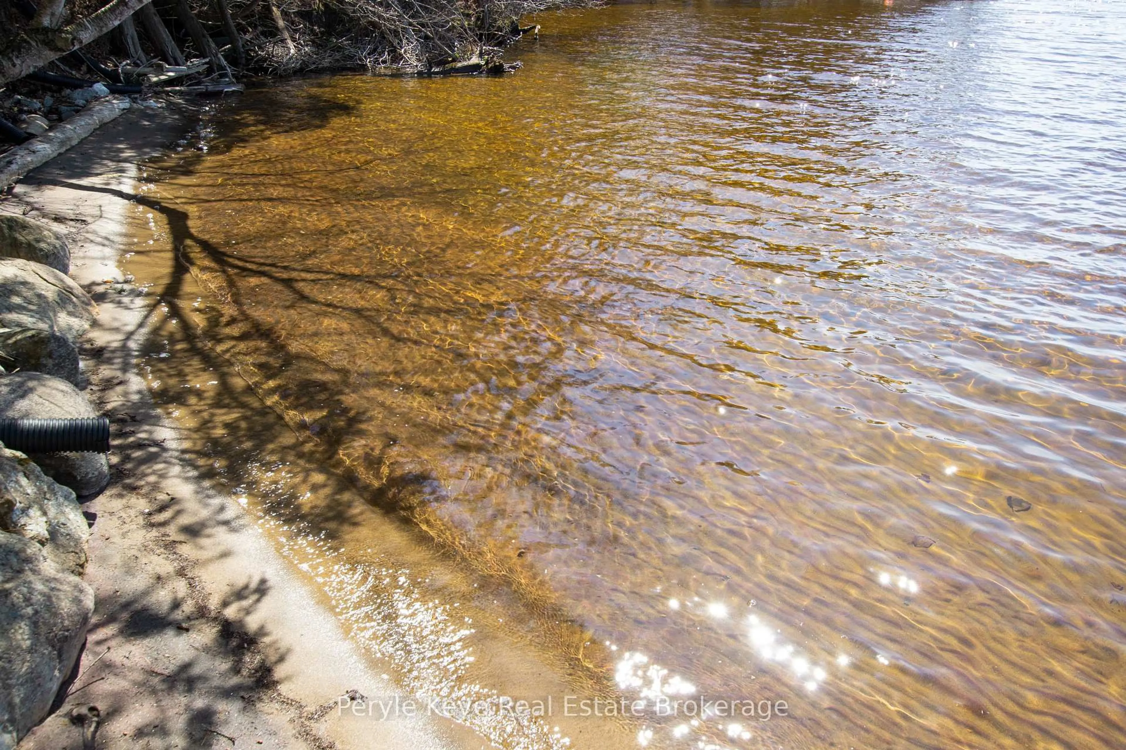 Blurry image for 200 Edgemere Rd, Huntsville Ontario P0B 1L0