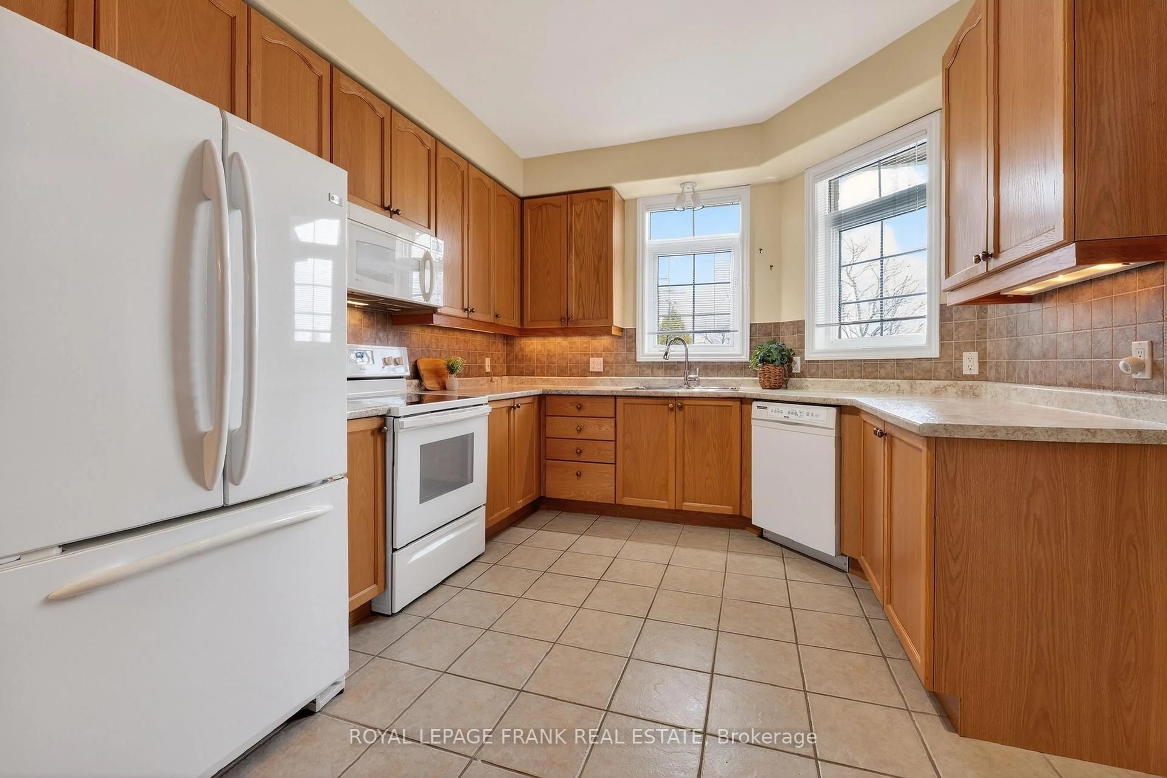 Standard kitchen, ceramic/tile floor for 21 Rivermill Blvd #12, Kawartha Lakes Ontario K9V 6K6