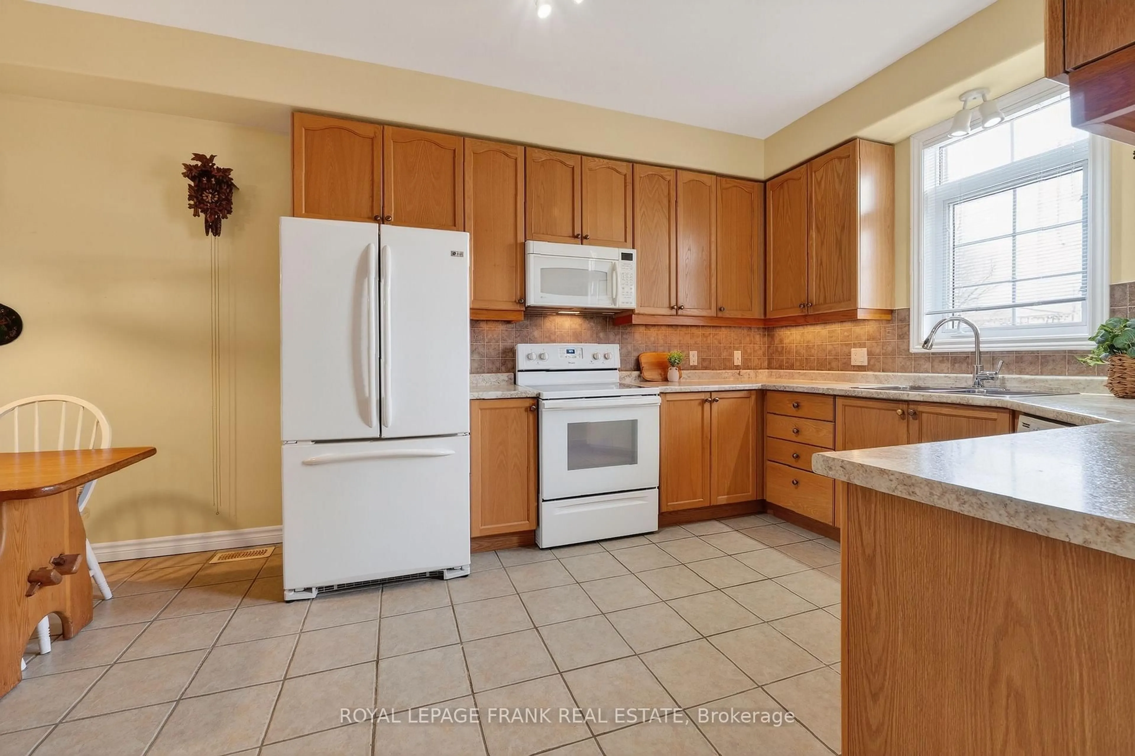 Standard kitchen, unknown for 21 Rivermill Blvd #12, Kawartha Lakes Ontario K9V 6K6