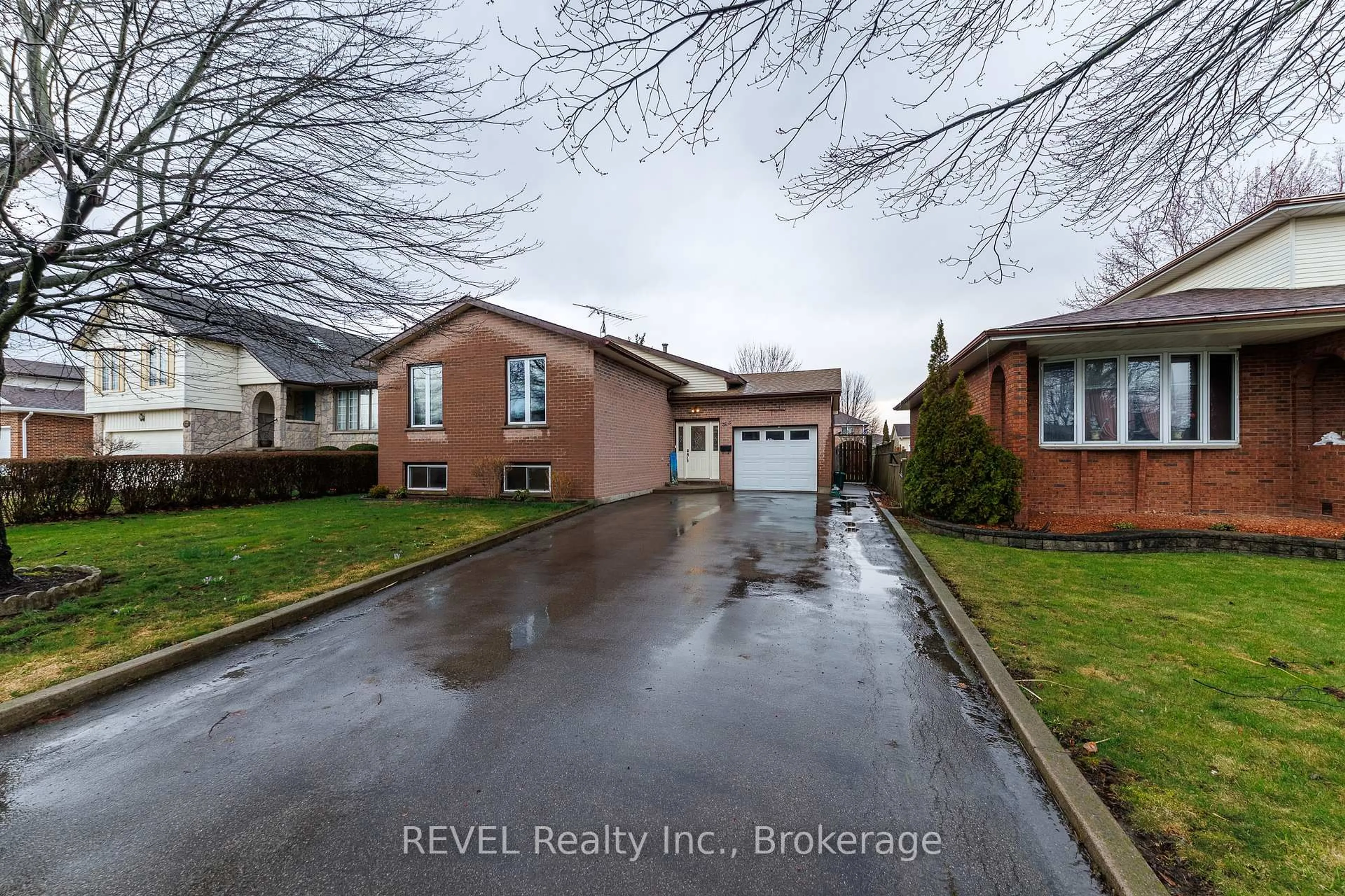 Unknown for 323 Barrick Rd, Port Colborne Ontario L3K 4B6