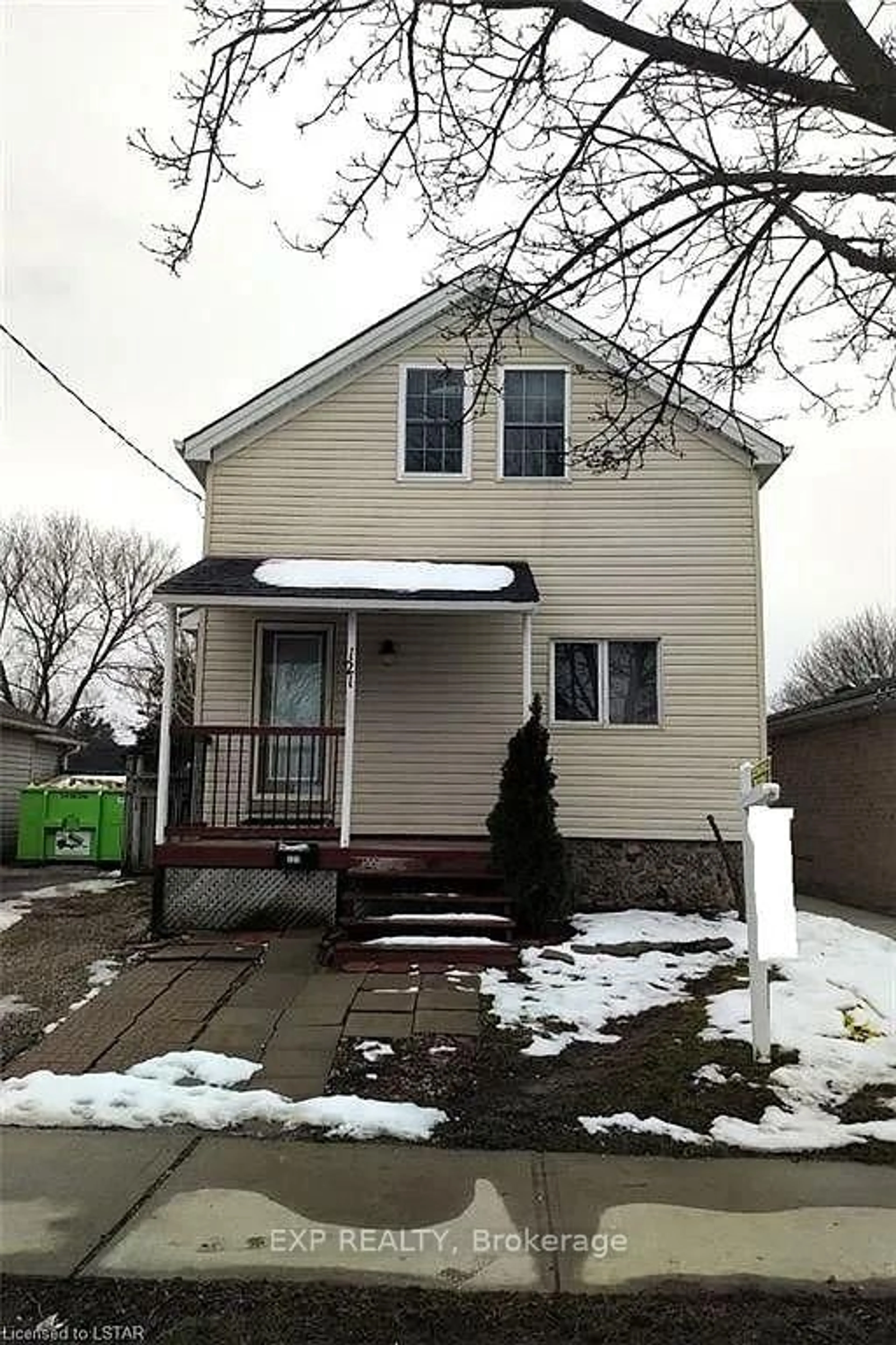 Home with vinyl exterior material, street for 121 BOULLEE St, London East Ontario N5Y 1T8