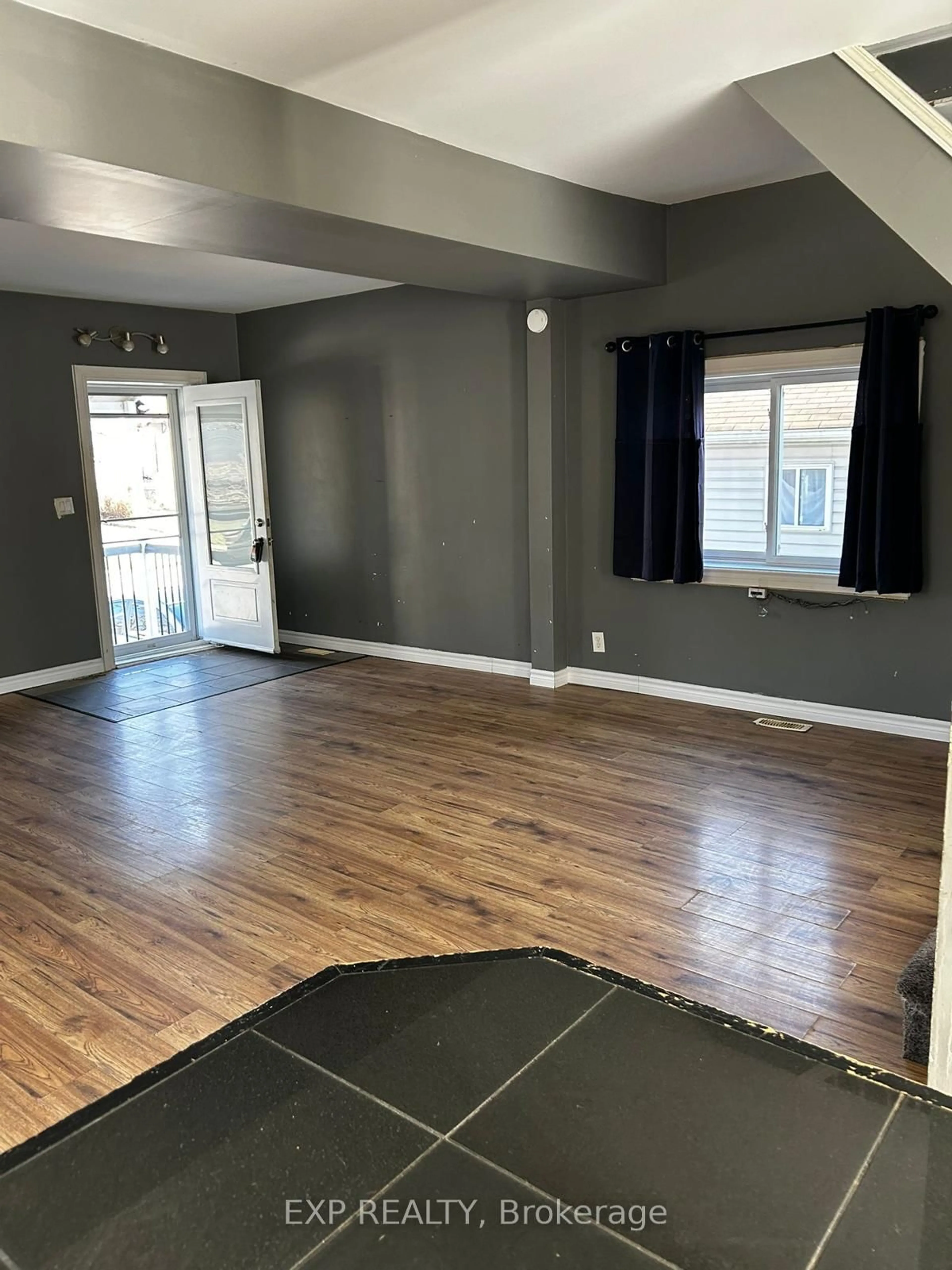 A pic of a room for 121 BOULLEE St, London East Ontario N5Y 1T8