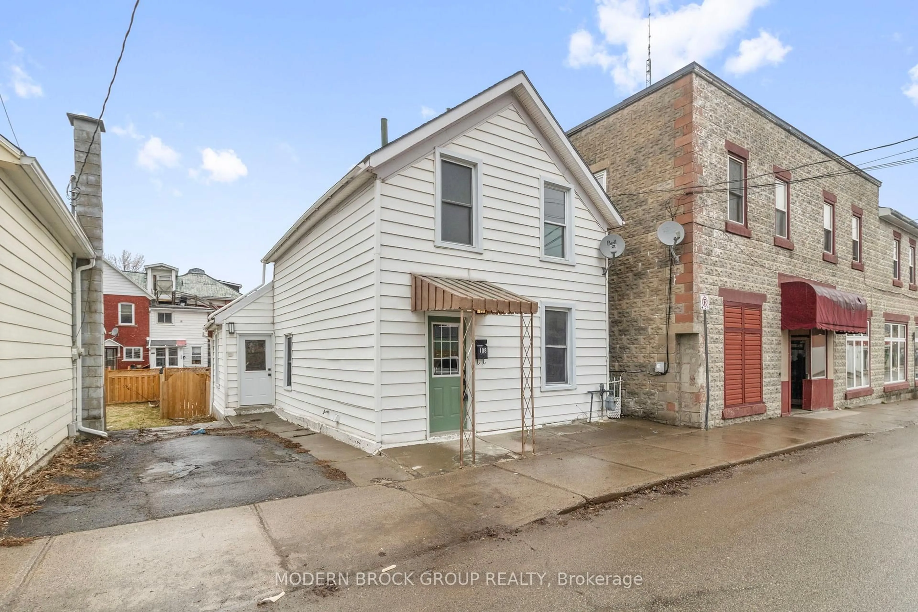 Unknown for 108 George St, Brockville Ontario K6V 3V9