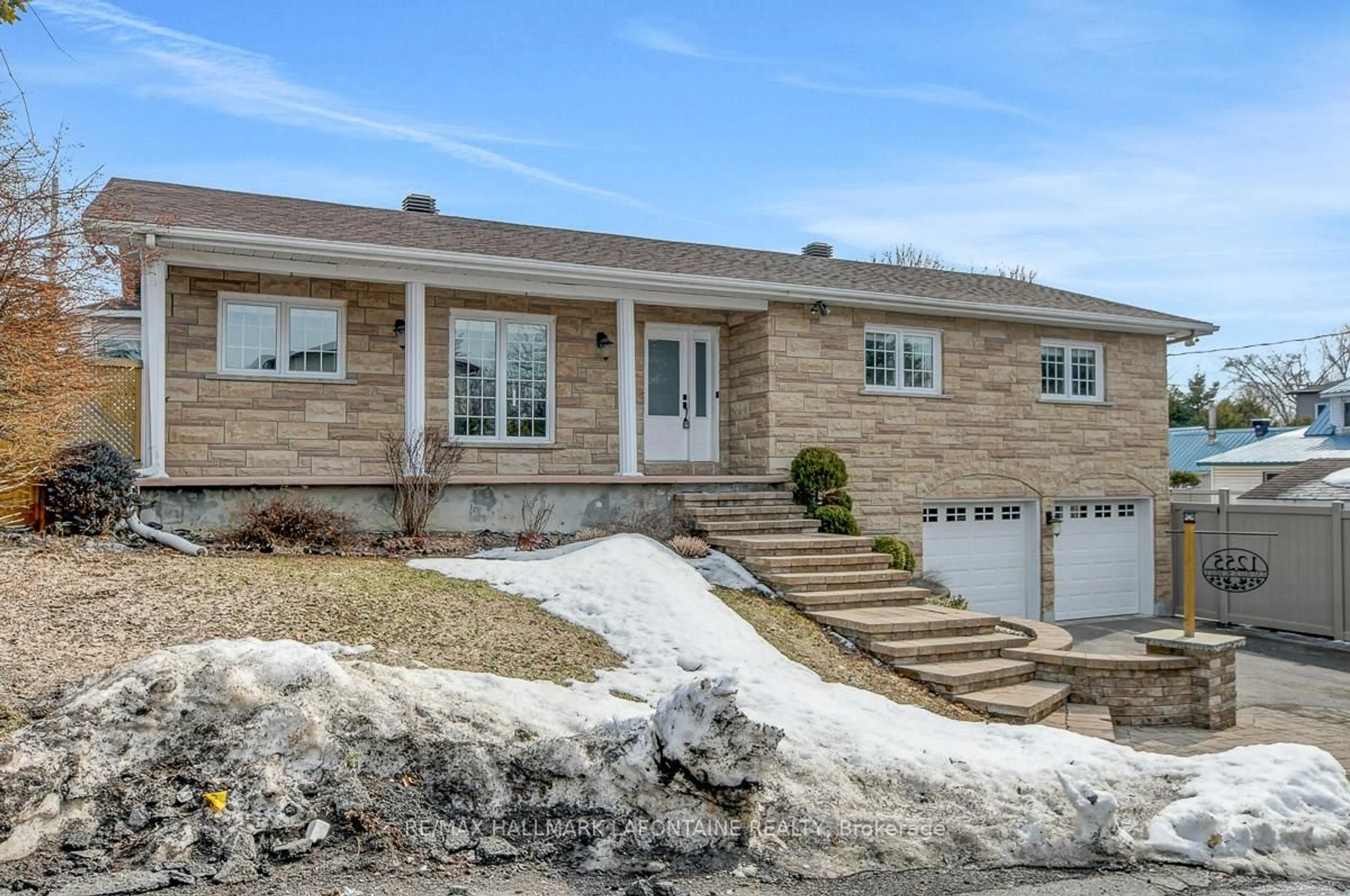 Home with brick exterior material, street for 1255 Laurier St, Clarence-Rockland Ontario K4K 1C4