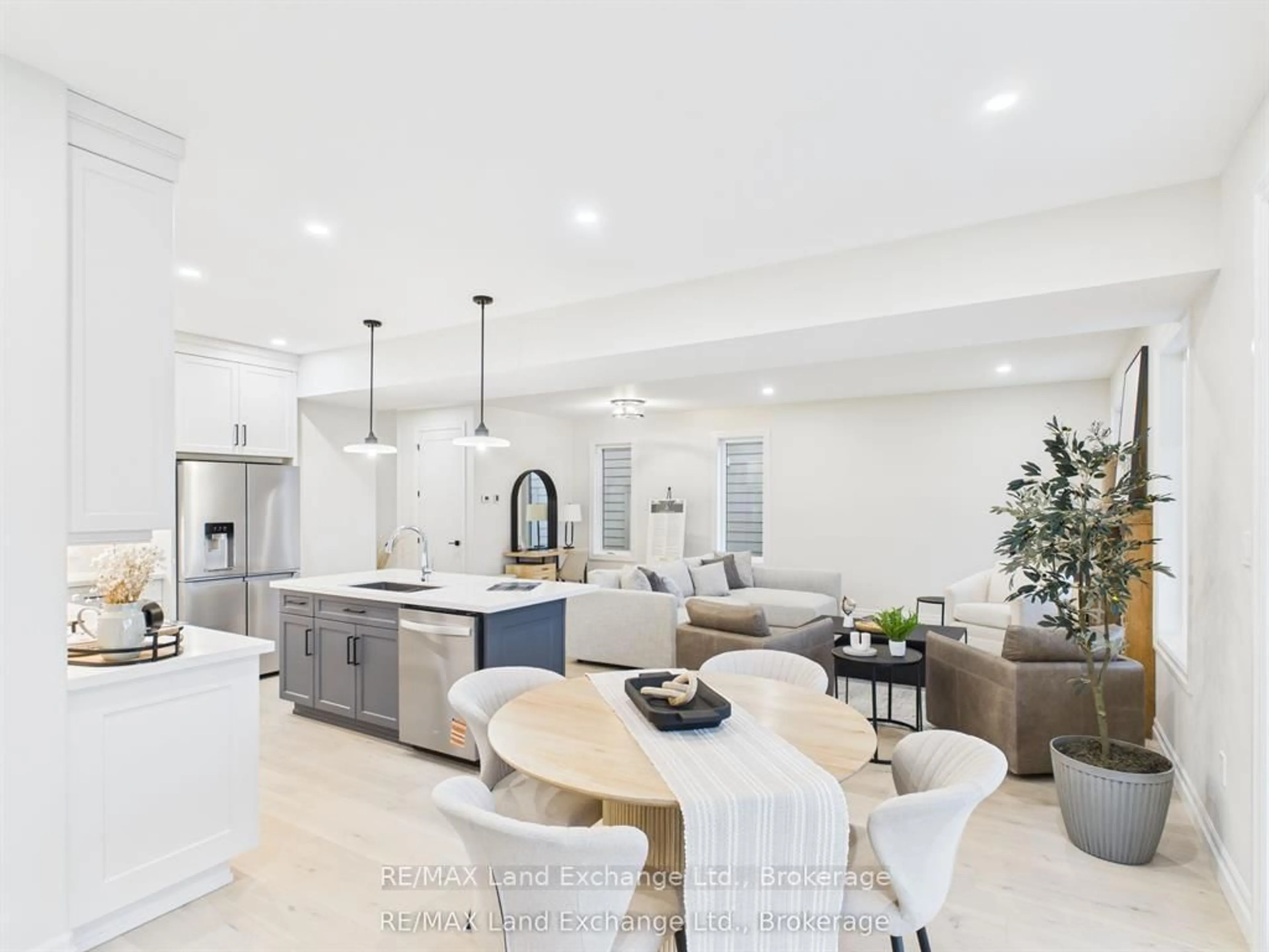 Open concept kitchen, ceramic/tile floor for 99 INVERNESS St, Kincardine Ontario N2Z 1J4