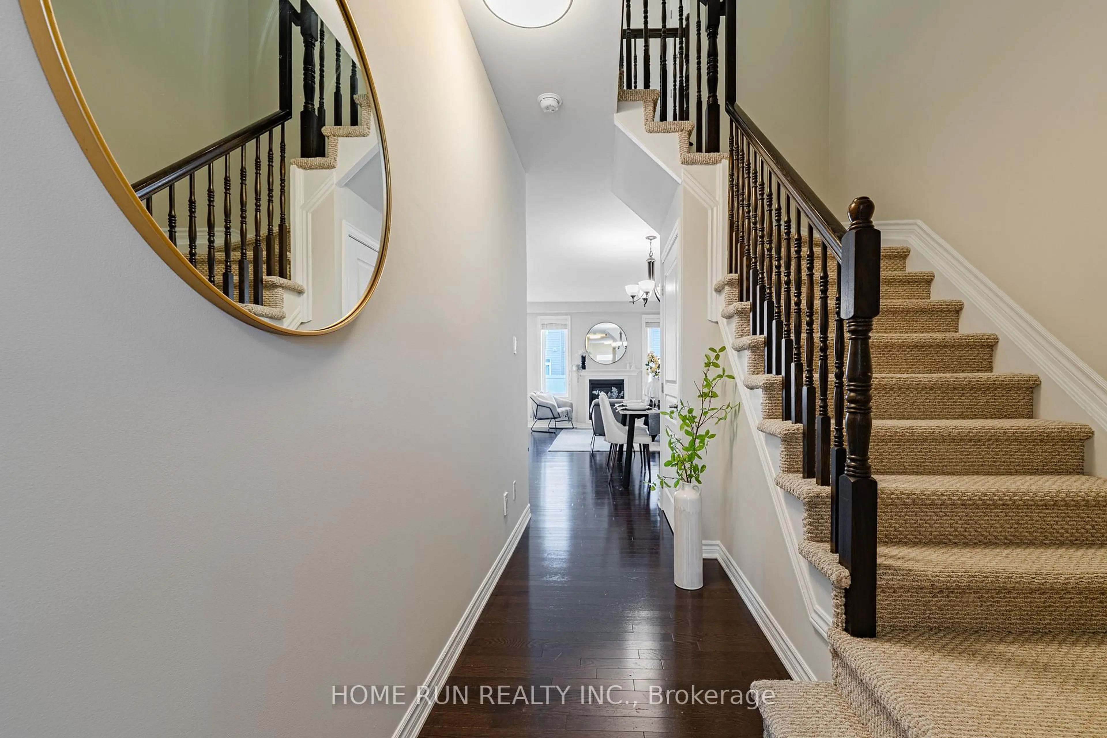 Indoor entryway for 604 Via Mattino Way, Ottawa Ontario K2J 6B9