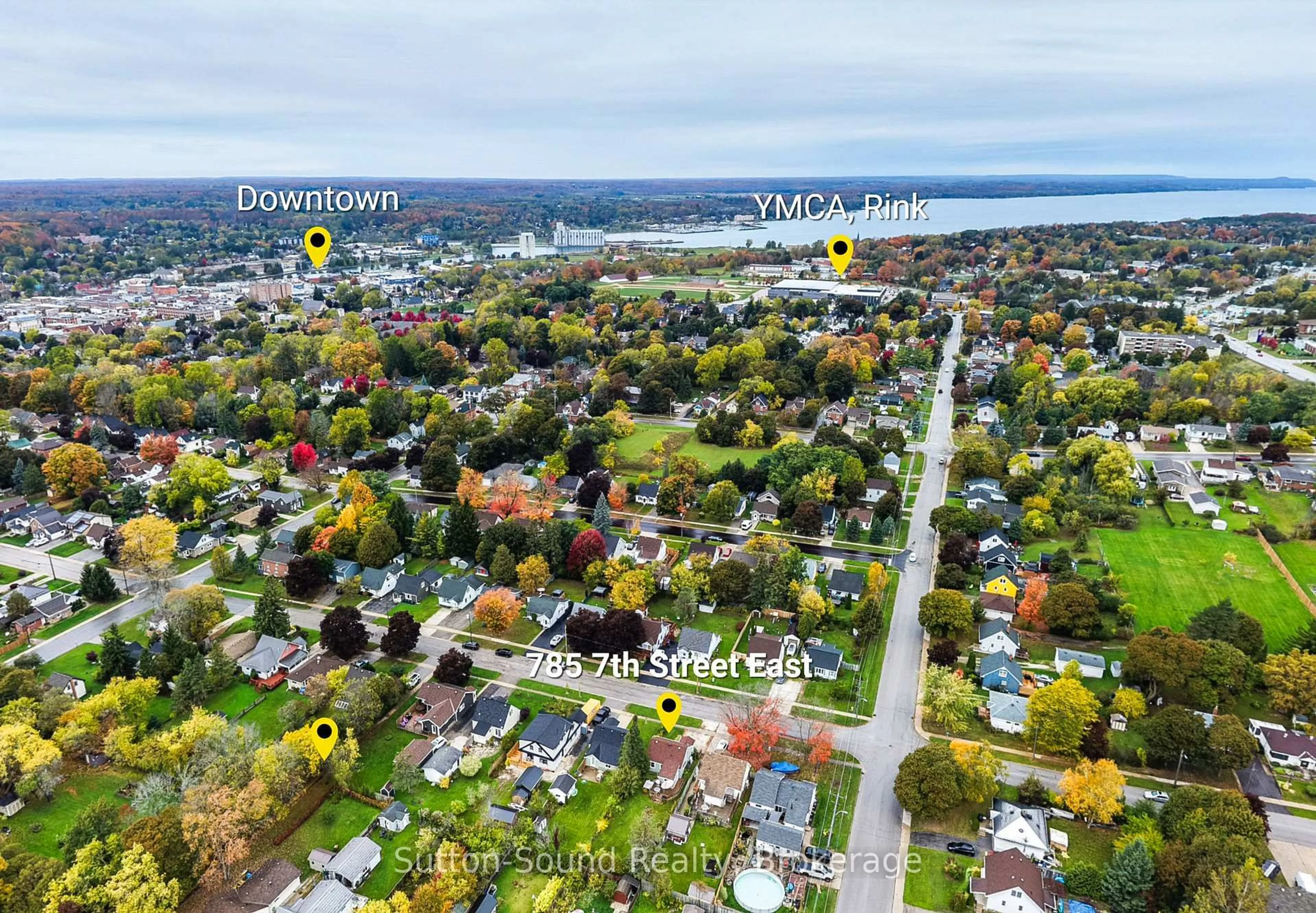 A pic from outside/outdoor area/front of a property/back of a property/a pic from drone, street for 785 7th St, Owen Sound Ontario N4K 1J8