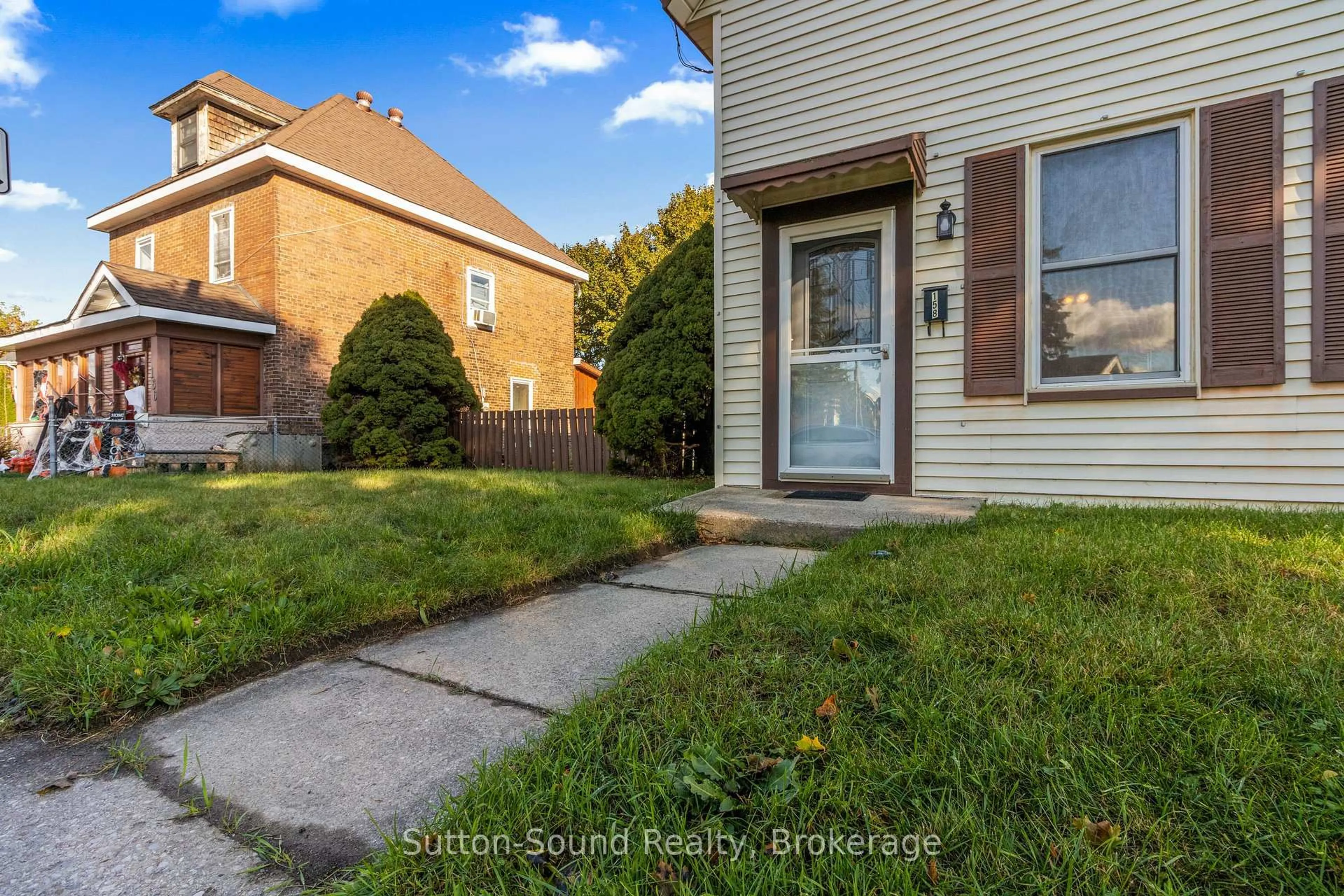 Unknown for 158 13th St, Owen Sound Ontario N4K 3W4