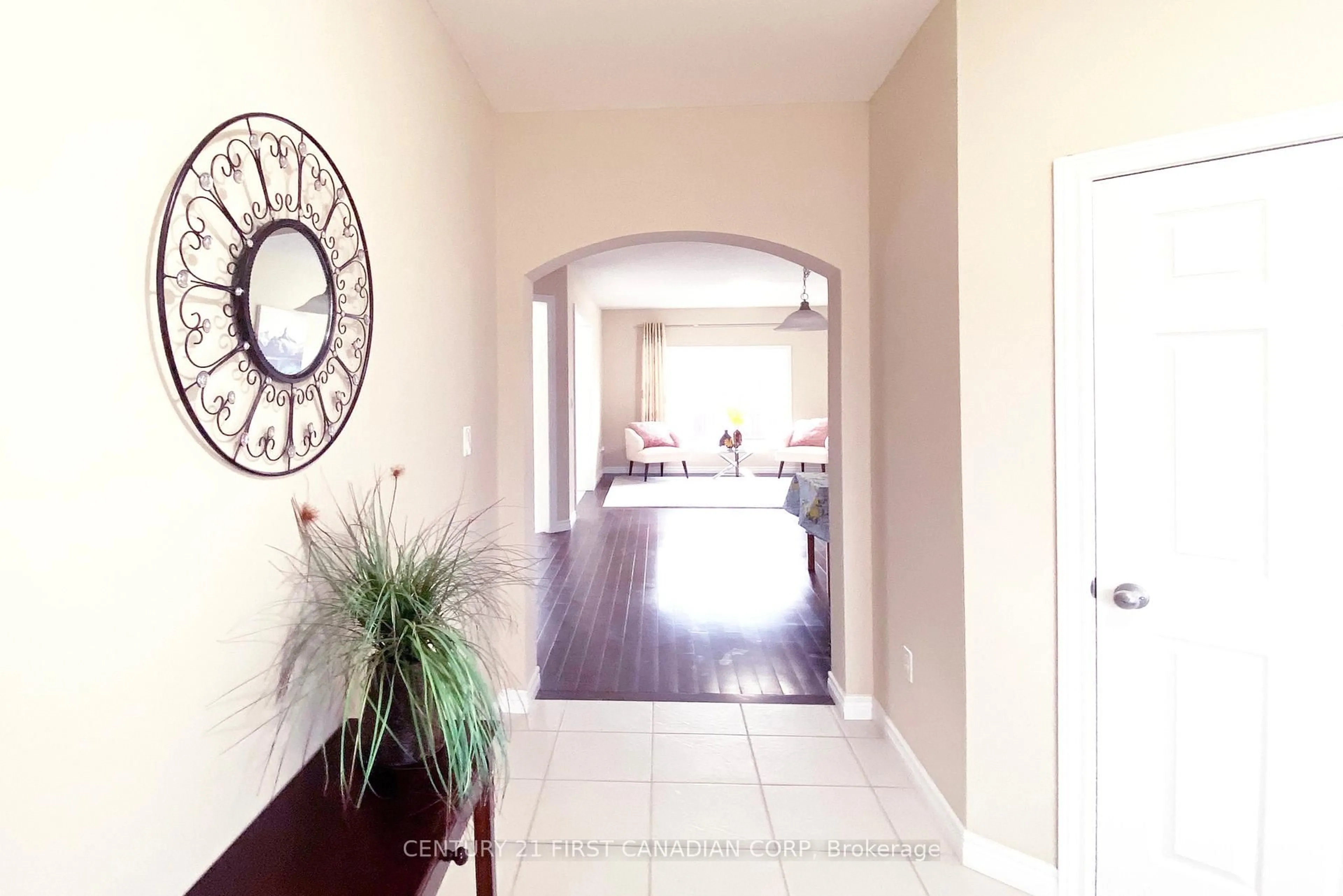 Indoor entryway for 494 BLACKACRES Blvd, London North Ontario N6G 0J6