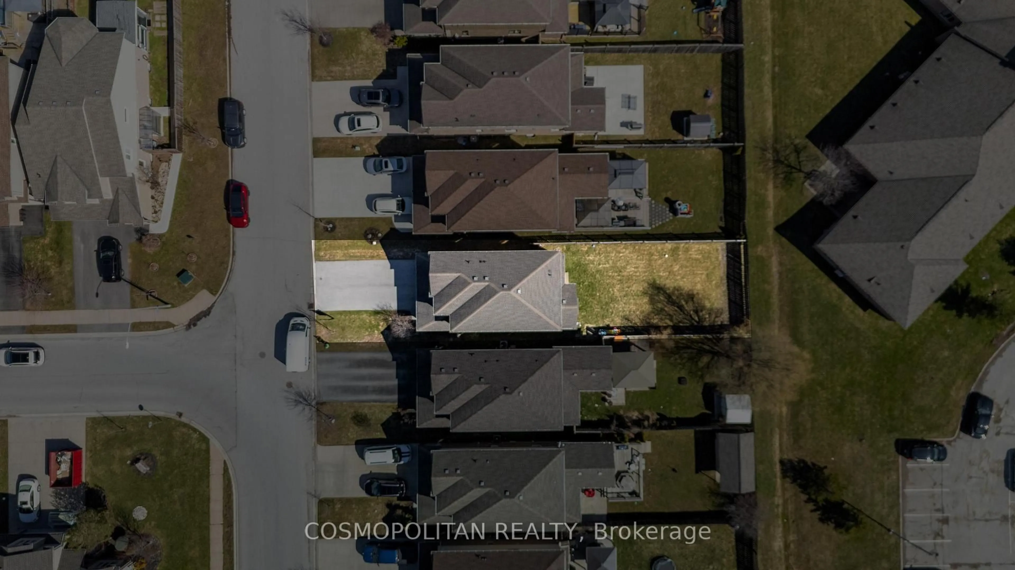 A pic from outside/outdoor area/front of a property/back of a property/a pic from drone, city buildings view from balcony for 8396 Glavcic Dr, Niagara Falls Ontario L2H 0B4