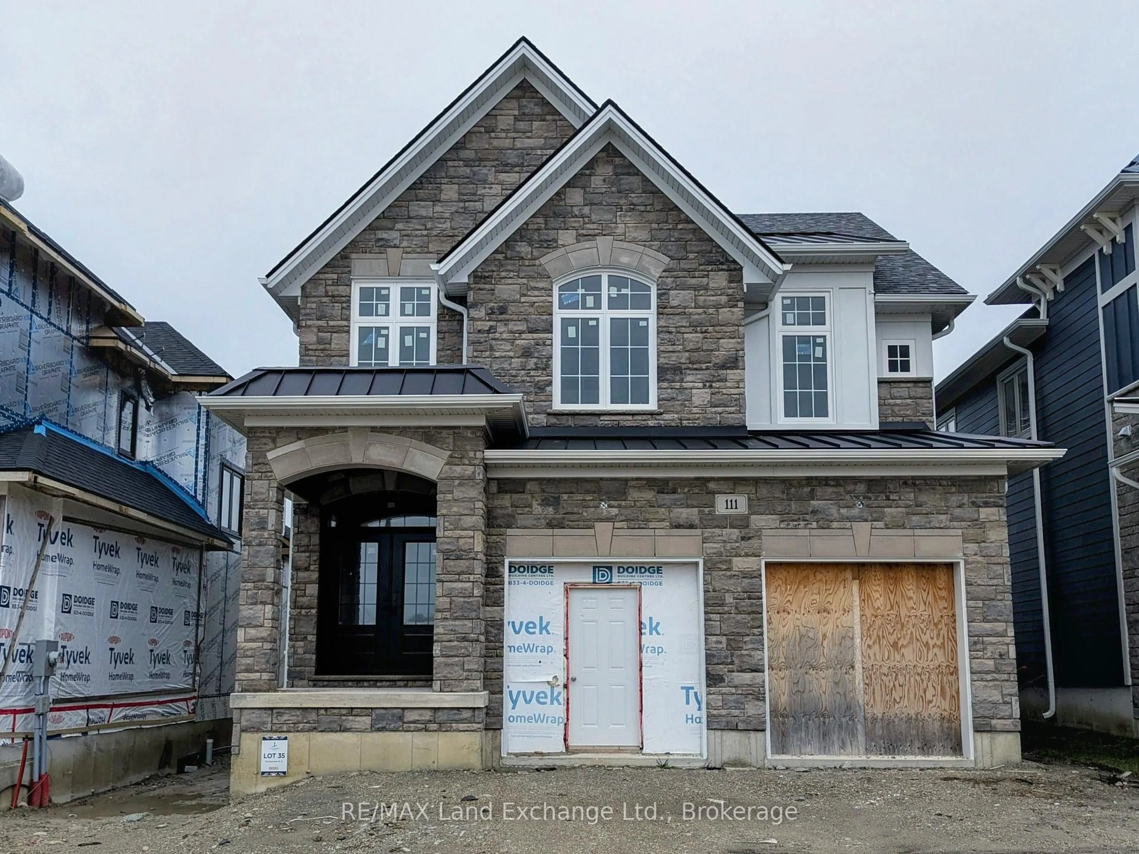 Home with brick exterior material, building for 111 Inverness St, Kincardine Ontario N2Z 2X6