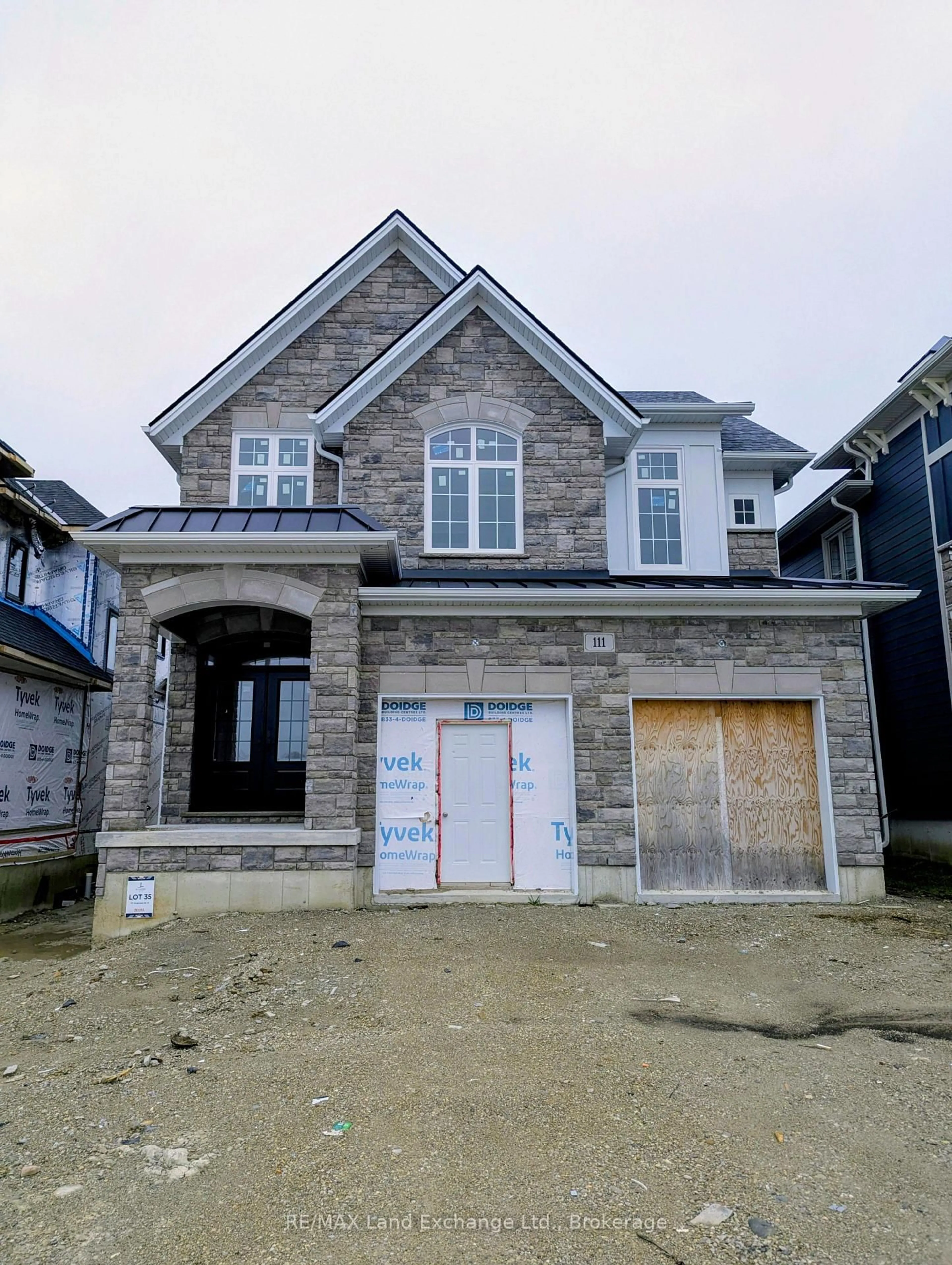 Home with brick exterior material, building for 111 Inverness St, Kincardine Ontario N2Z 2X6