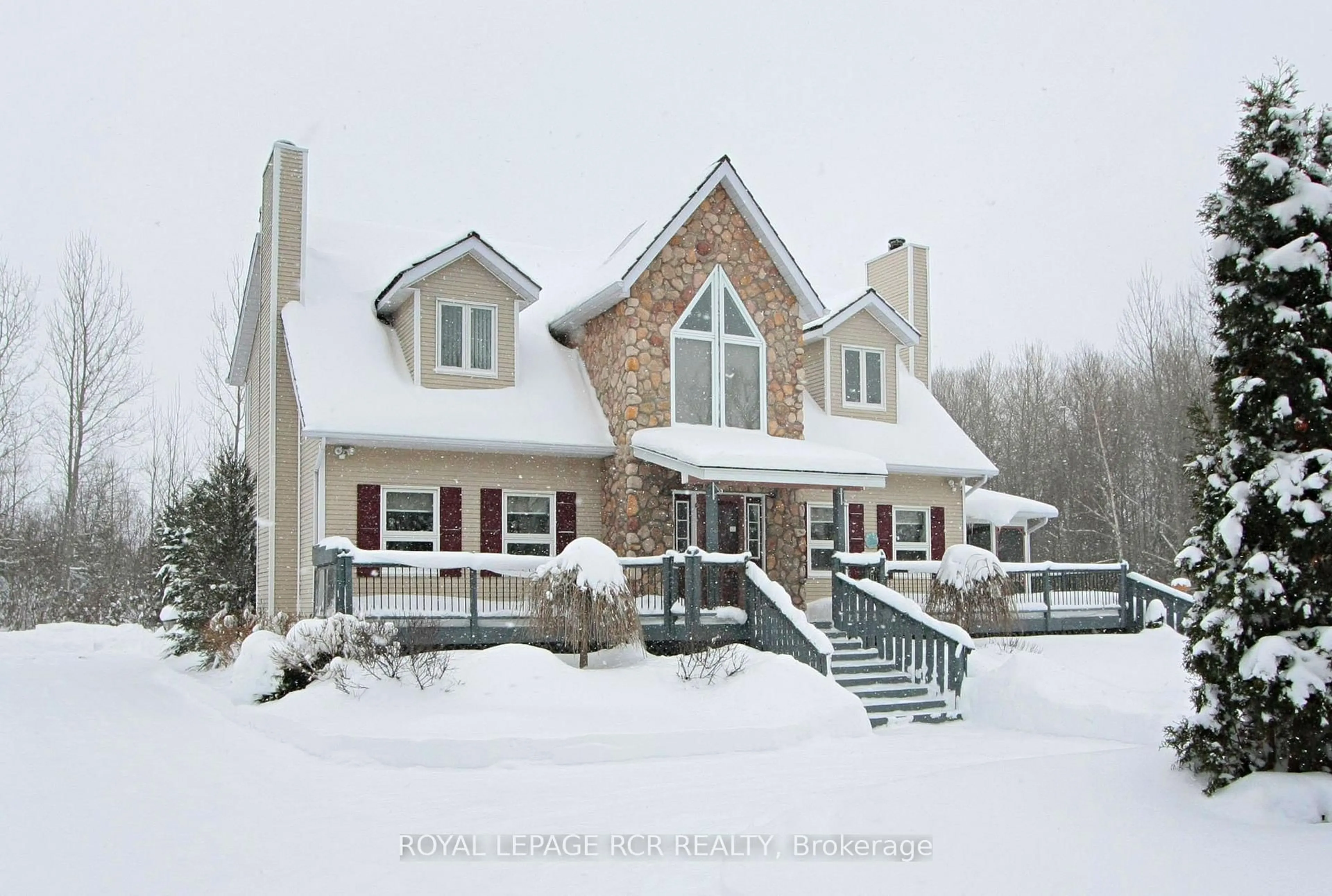 Home with vinyl exterior material, unknown for 5823 Eighth Line, Erin Ontario N0B 1Z0