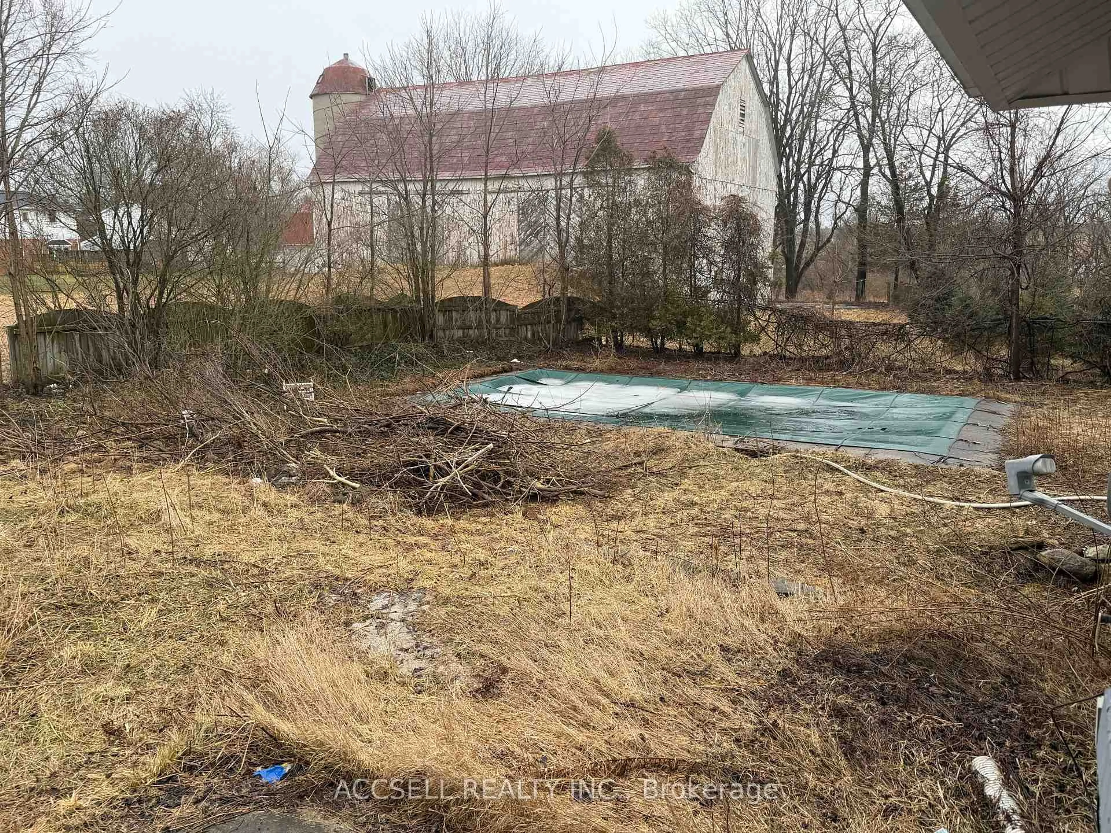 Shed for 872 Norfolk St, Norfolk Ontario N3Y 3R8