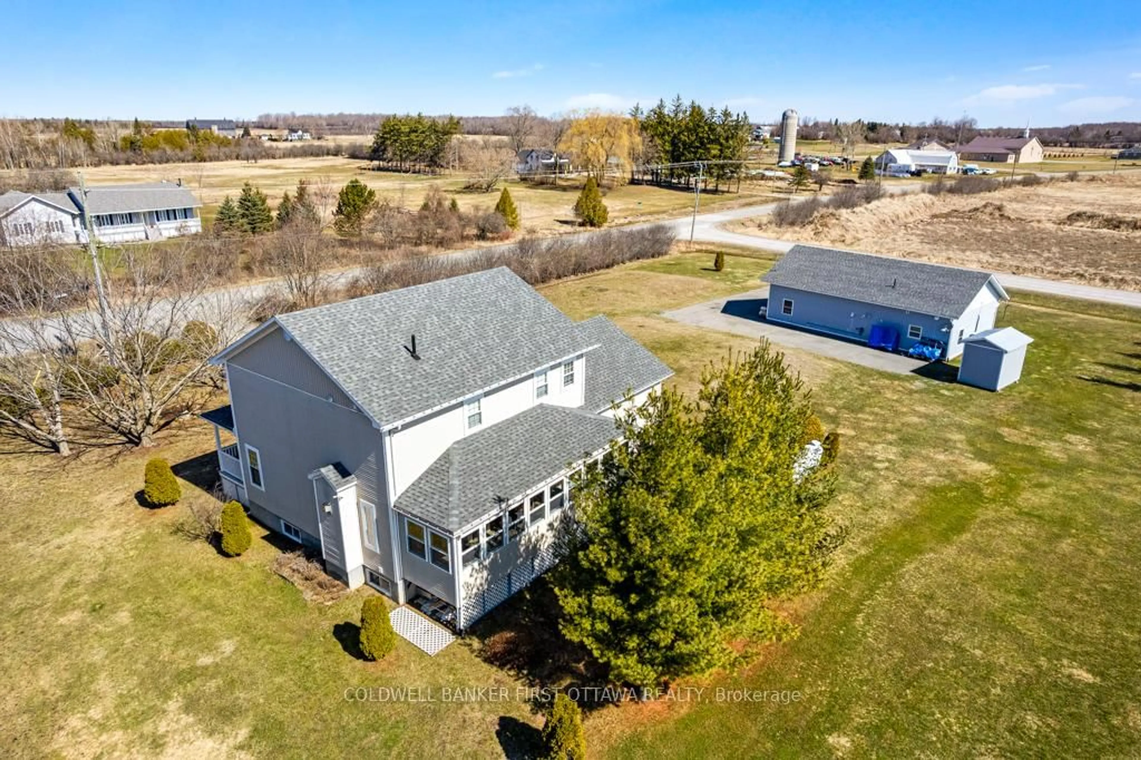A pic from outside/outdoor area/front of a property/back of a property/a pic from drone, water/lake/river/ocean view for 237 WAYSIDE Dr, Drummond/North Elmsley Ontario K7R 3C8