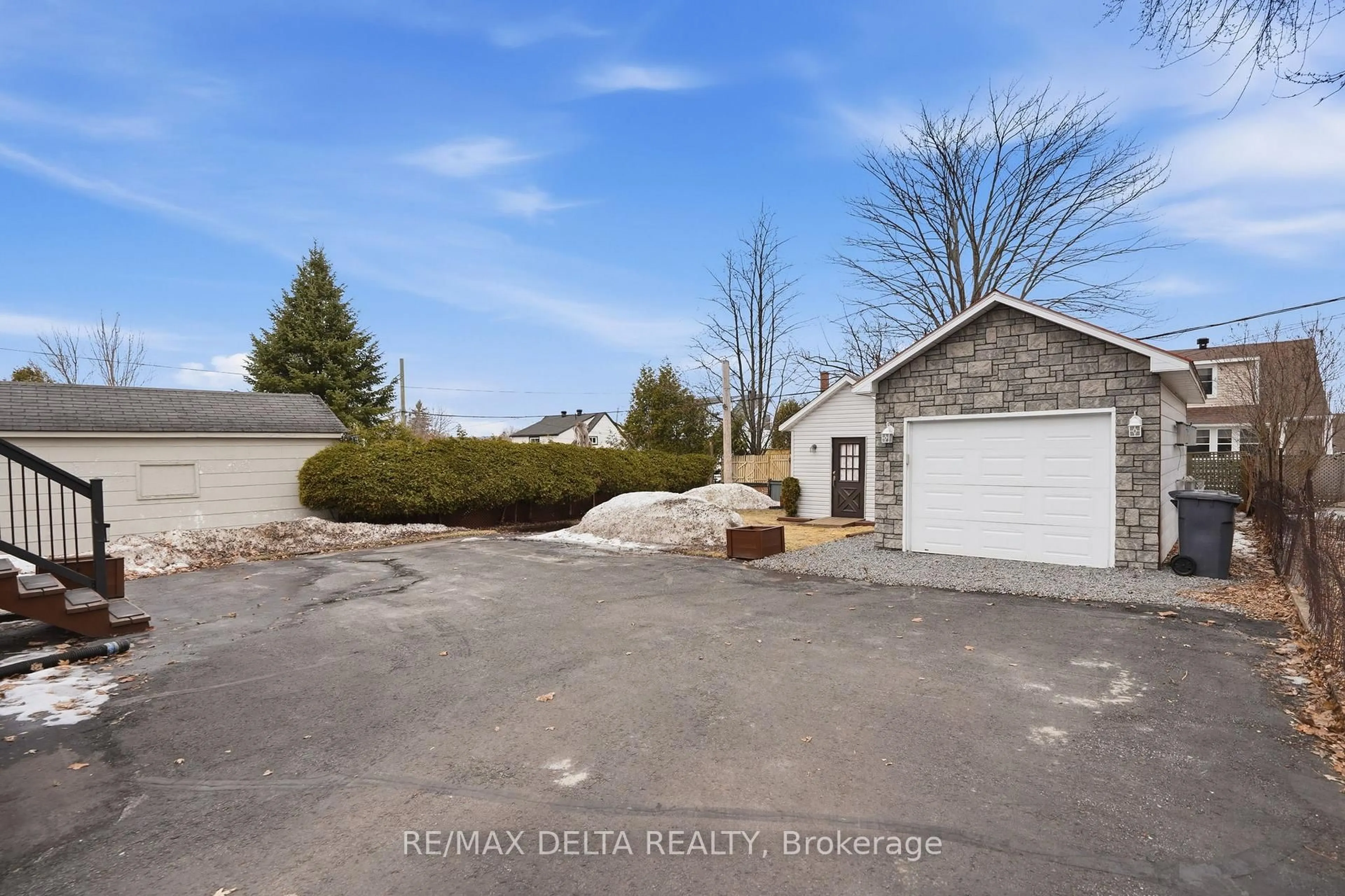 A pic from outside/outdoor area/front of a property/back of a property/a pic from drone, street for 443 Garneau St, Hawkesbury Ontario K6A 1M6