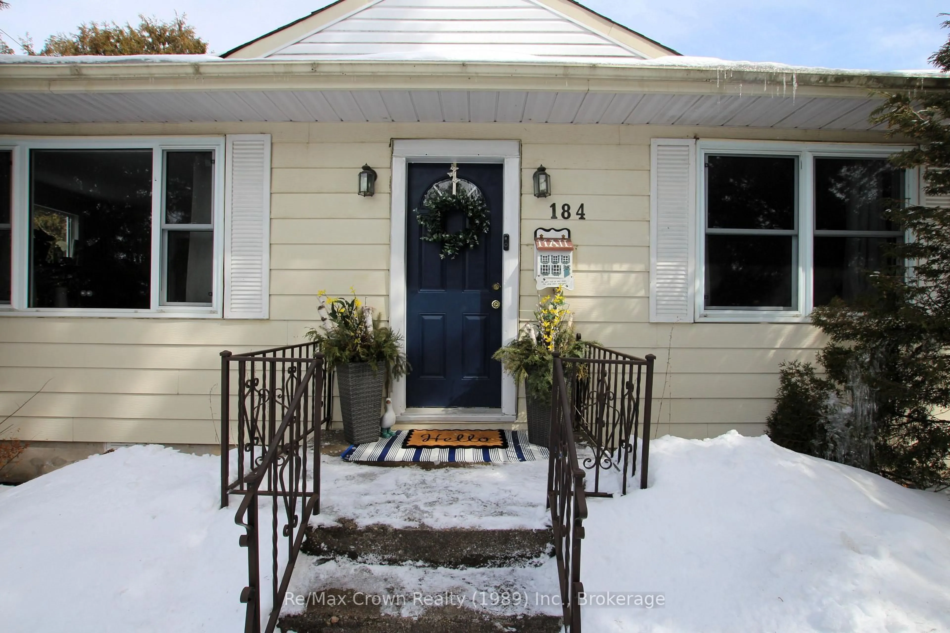 Unknown for 184 Lee Ave, North Bay Ontario P1A 2K3