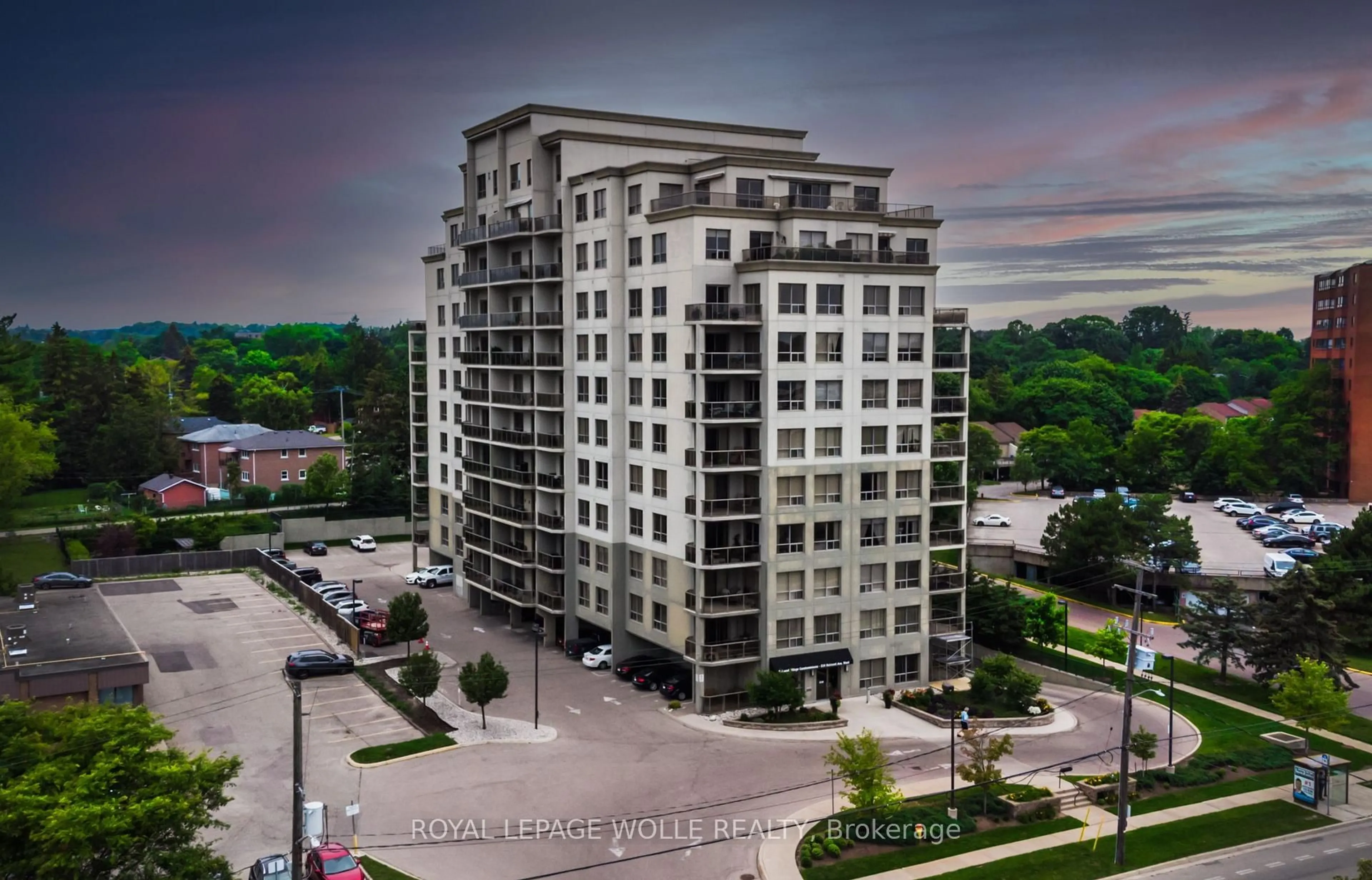 A pic from outside/outdoor area/front of a property/back of a property/a pic from drone, building for 539 Belmont Ave #407, Kitchener Ontario N2M 0A2