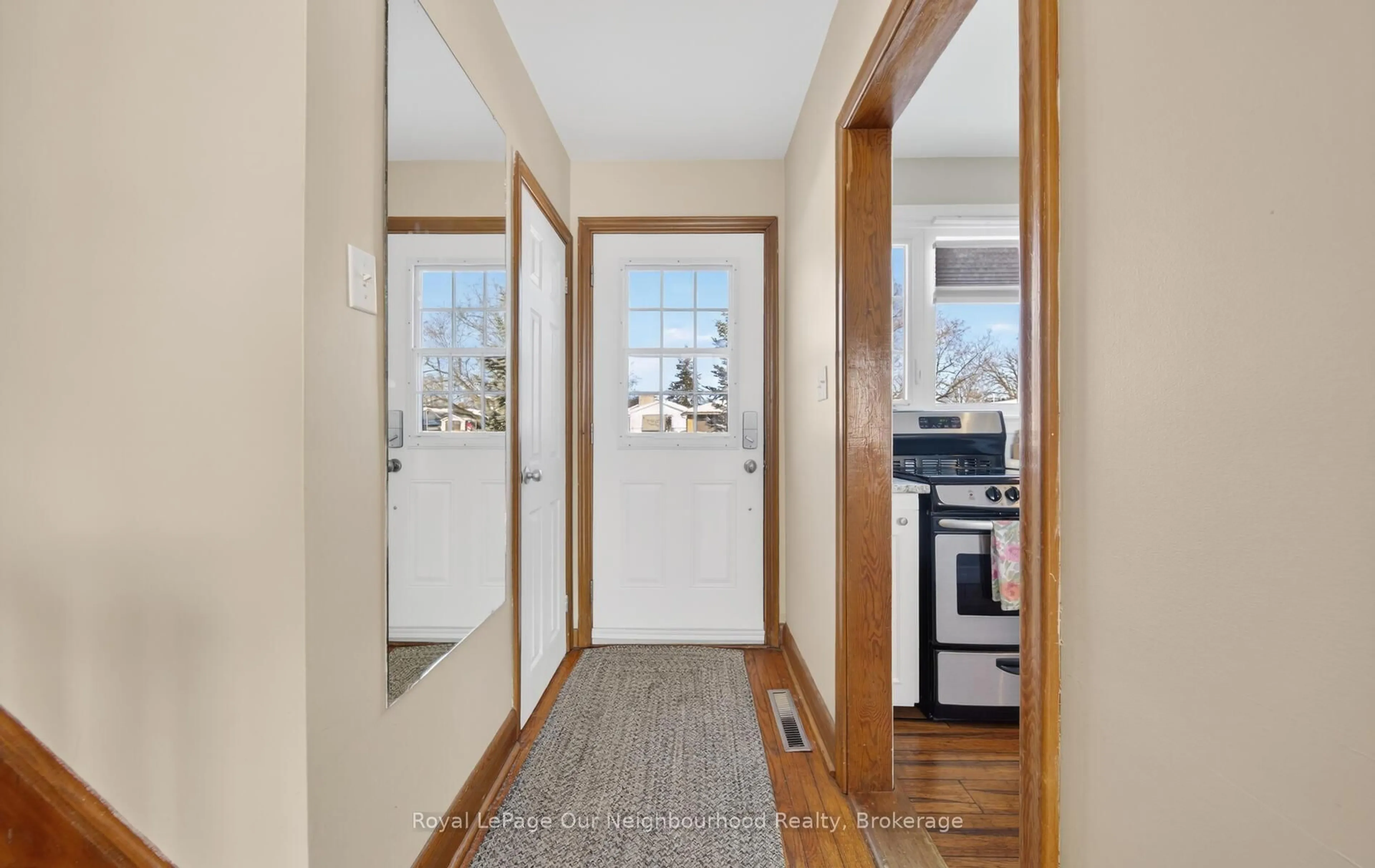 Indoor entryway for 66 sidney Cres, Quinte West Ontario K0K 1E0