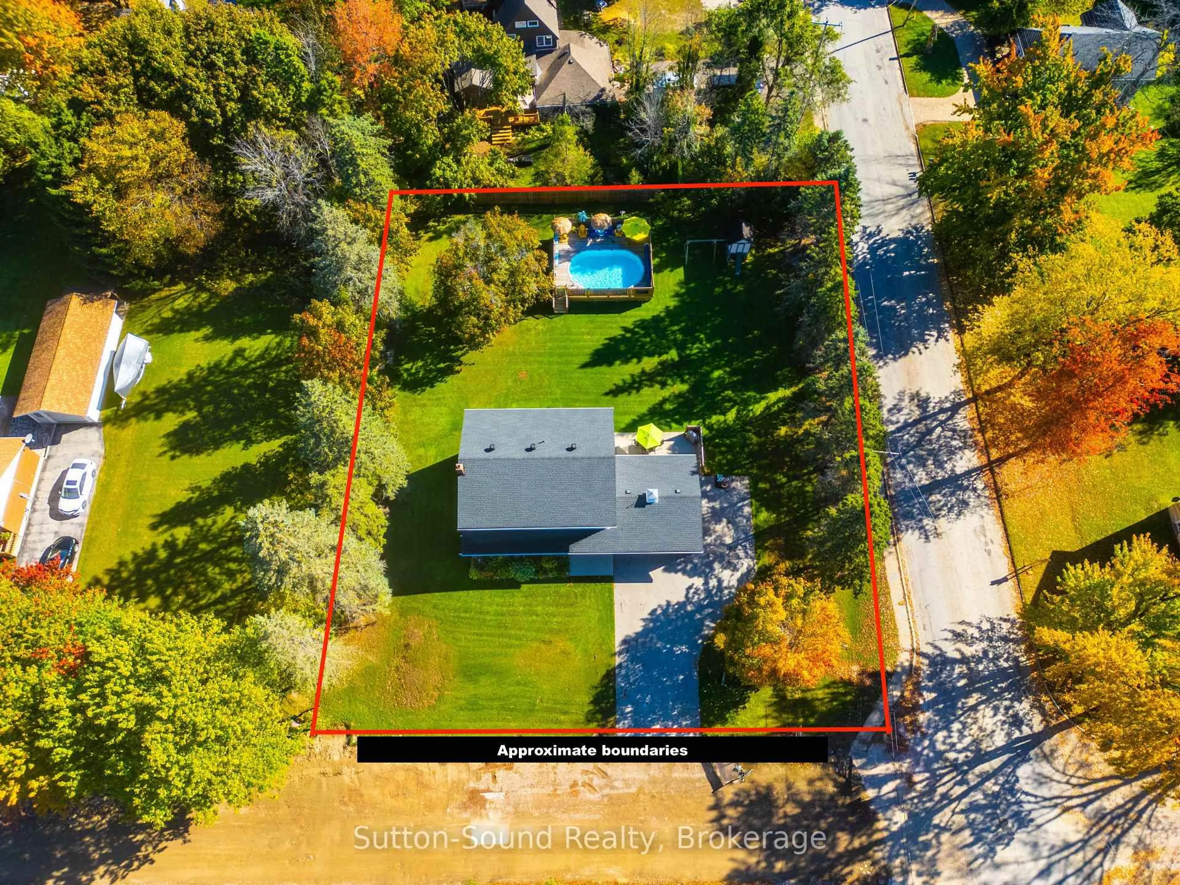 A pic from outside/outdoor area/front of a property/back of a property/a pic from drone, street for 319 Gould St, South Bruce Peninsula Ontario N0H 2T0