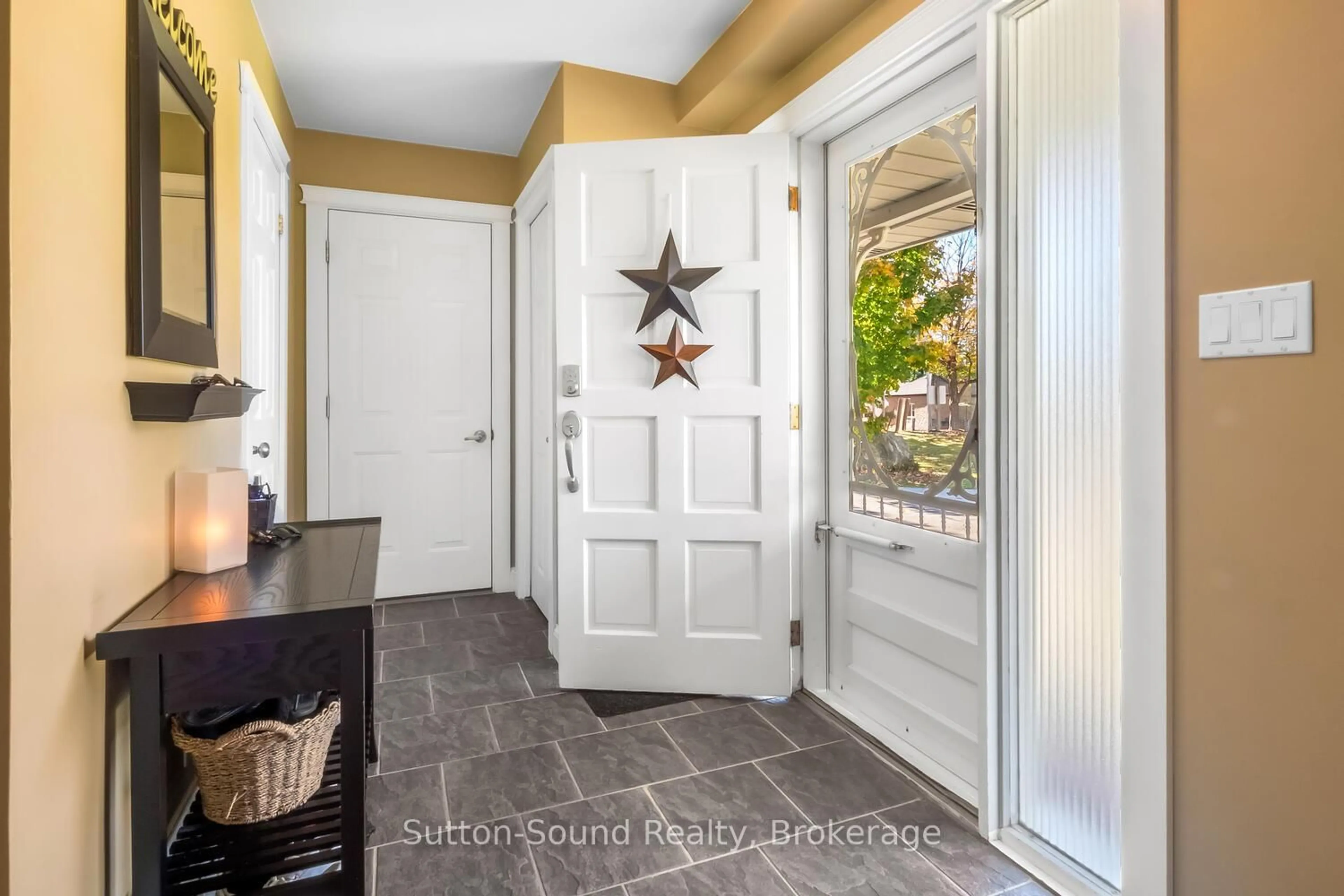 Indoor entryway for 319 Gould St, South Bruce Peninsula Ontario N0H 2T0