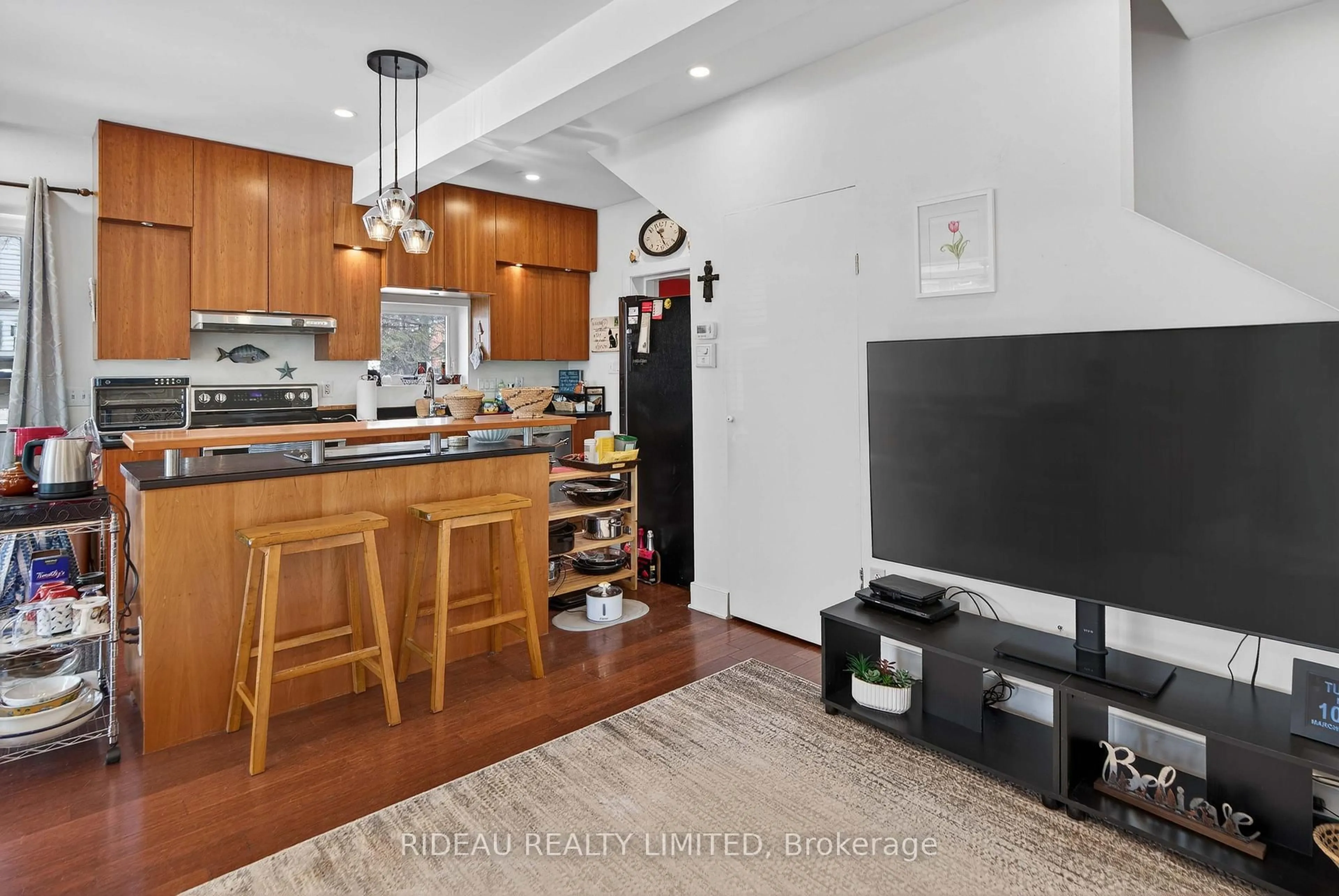 Open concept kitchen, unknown for 22 Perth St, Rideau Lakes Ontario K0G 1V0