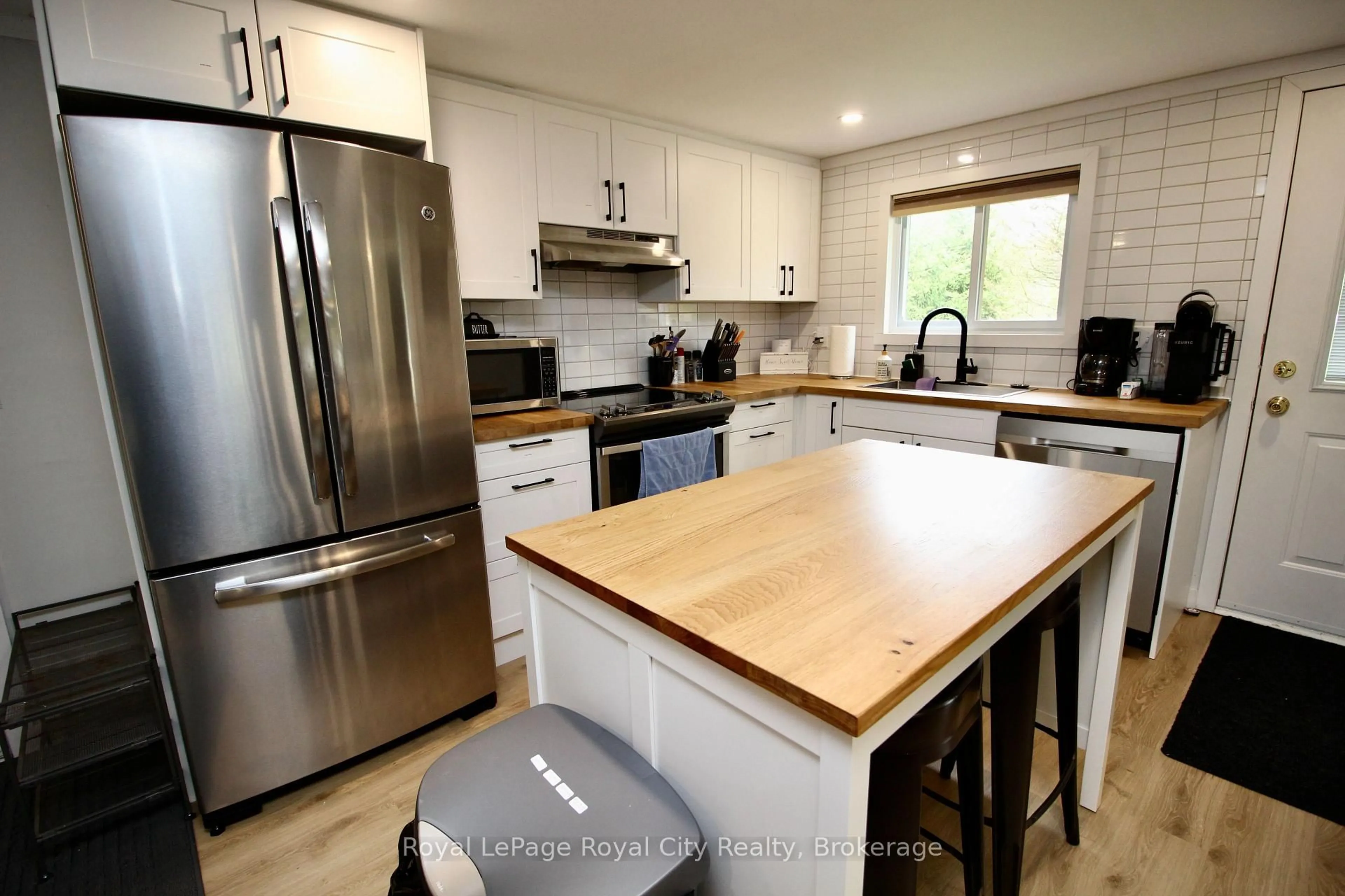 Open concept kitchen, unknown for 6339 6 Highway, Northern Bruce Peninsula Ontario N0H 2R0