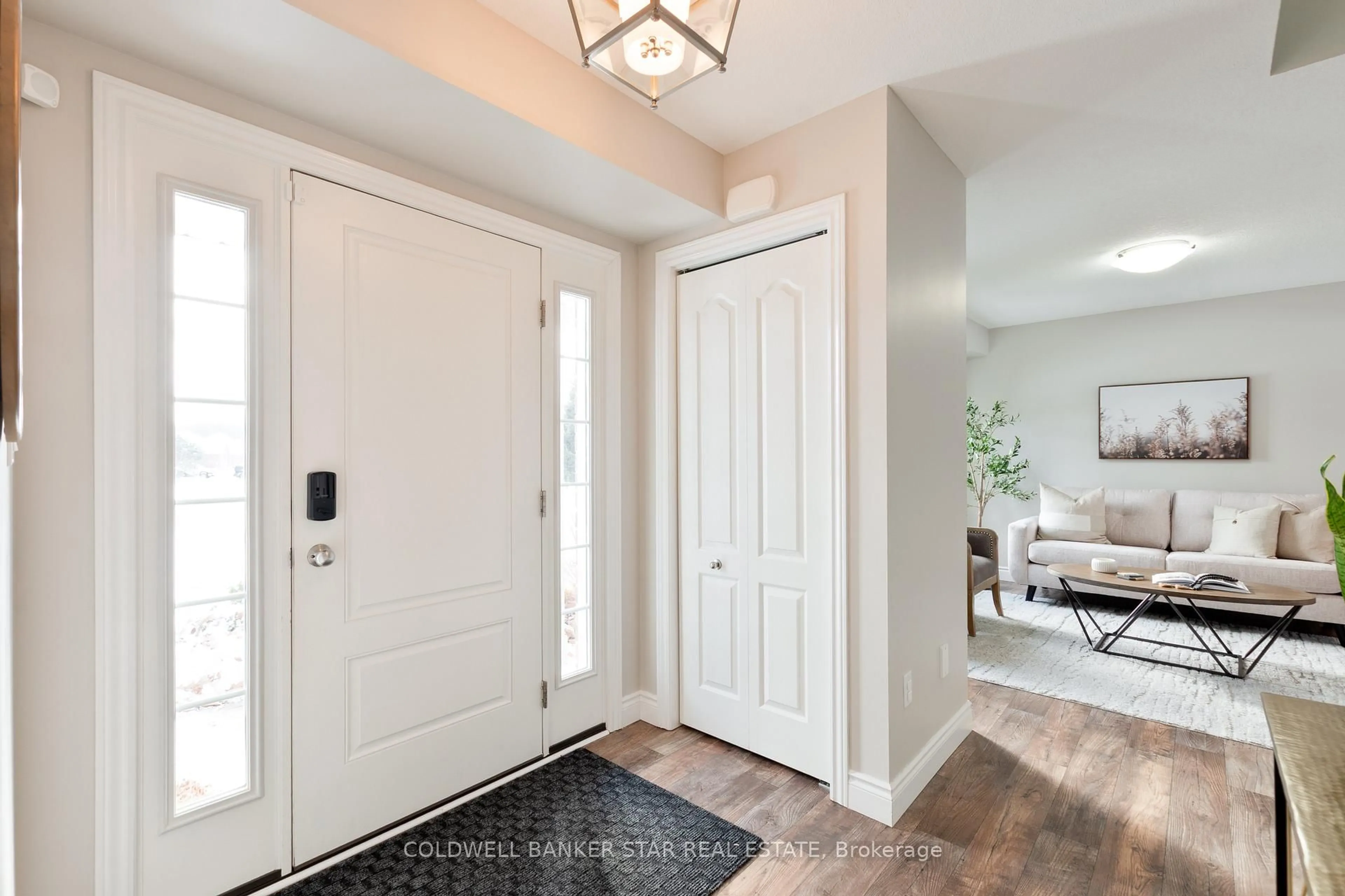 Indoor entryway for 5229 Wales Cres, Malahide Ontario N5H 2R2