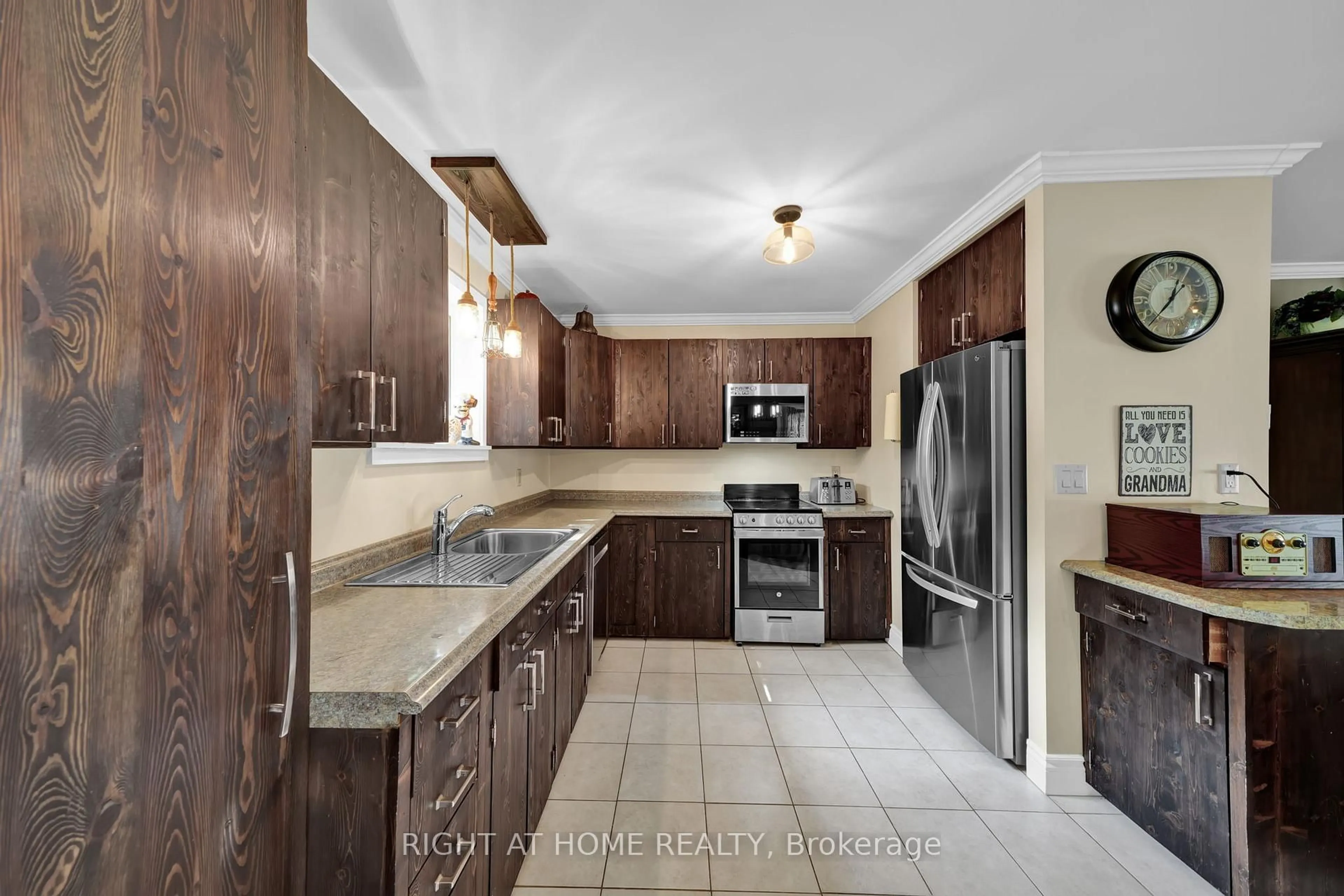 Standard kitchen, ceramic/tile floor for 135 Browns Lane, Georgian Bluffs Ontario N0H 2K0