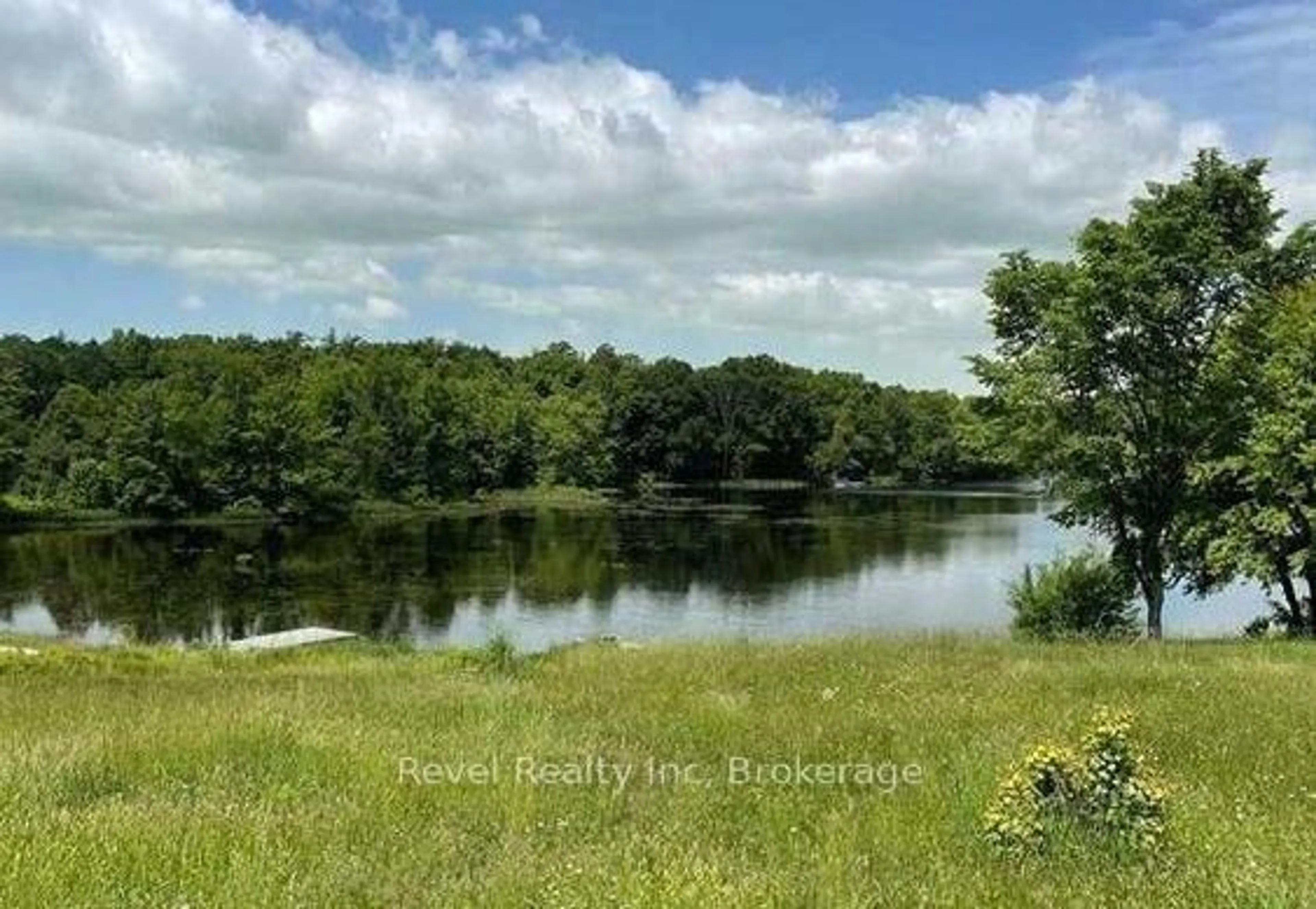 Unknown for 64 Jones Rd, McKellar Ontario P2A 2W7