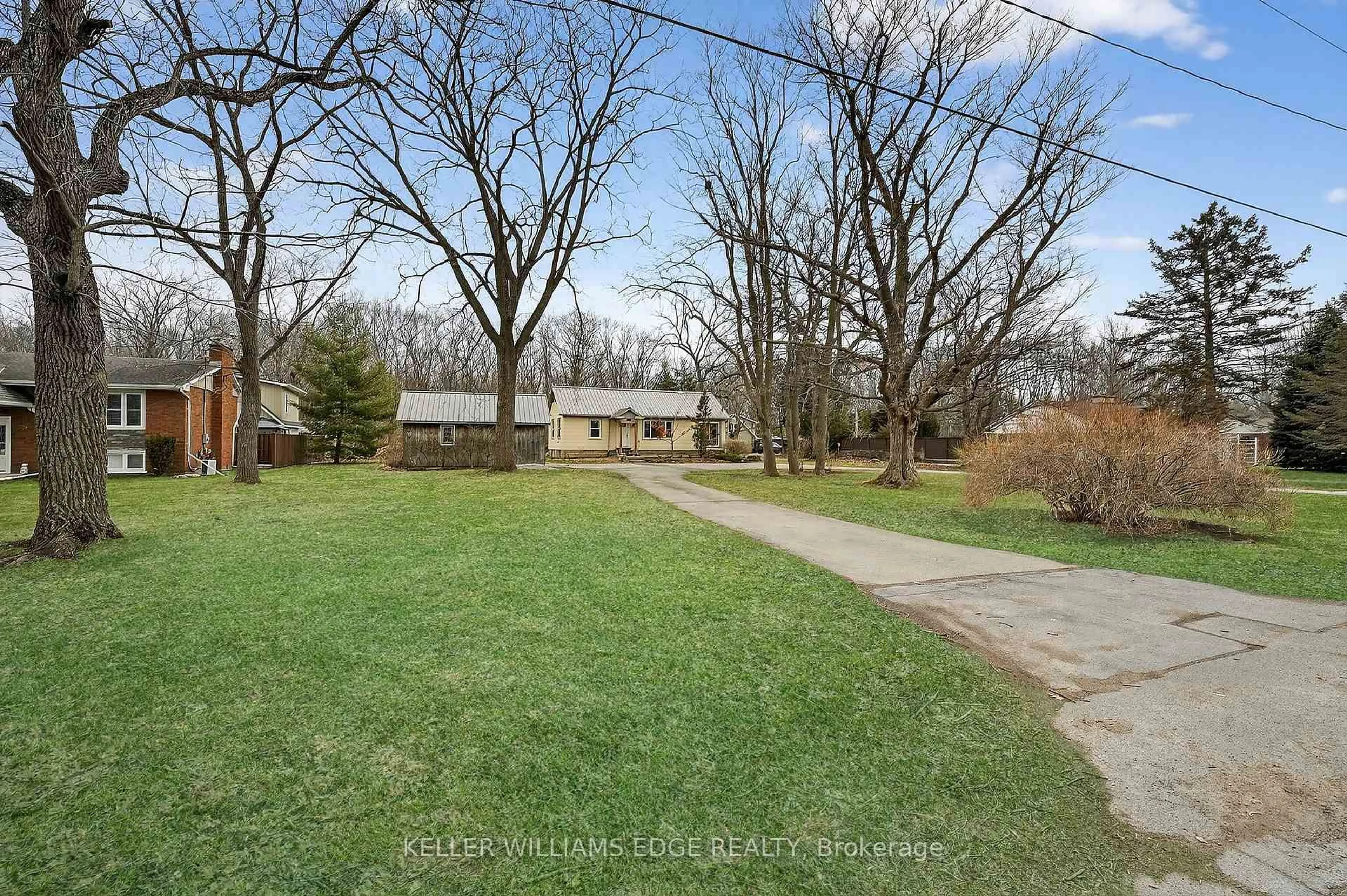 A pic from outside/outdoor area/front of a property/back of a property/a pic from drone, street for 508 Prospect Point Rd, Fort Erie Ontario L0S 1N0