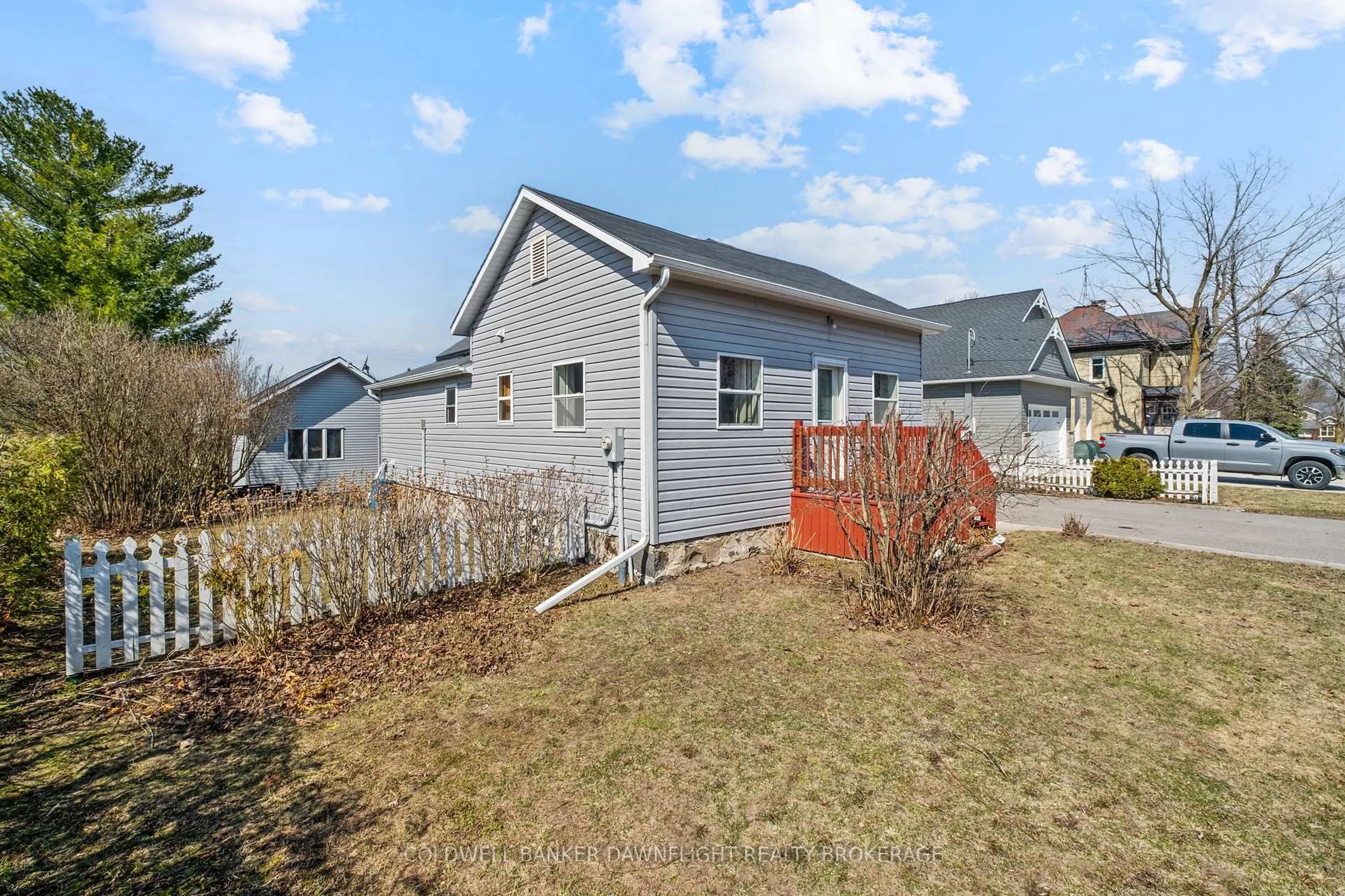 Unknown for 18 Bismark St, Bluewater Ontario N0M 2T0