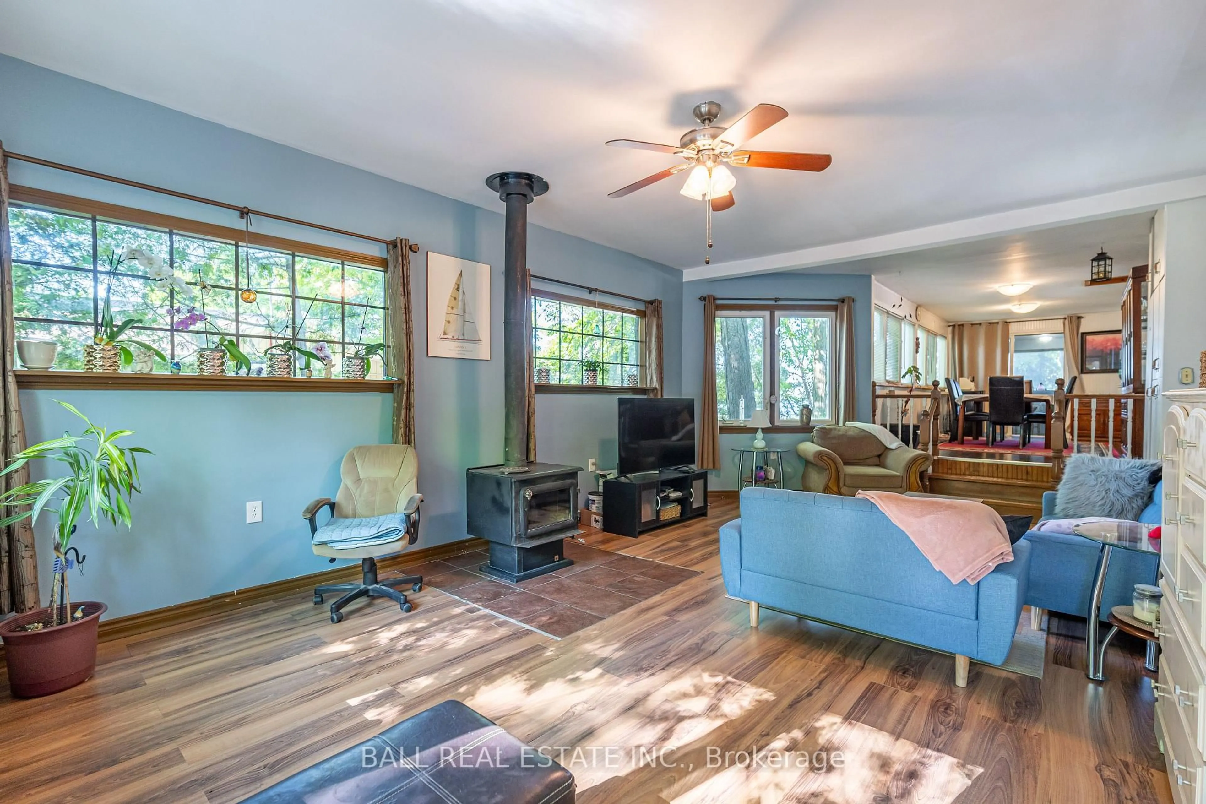 Living room with furniture, unknown for 21 Cedar Bay Rd, Curve Lake First Nation 35 Ontario K0L 1R0