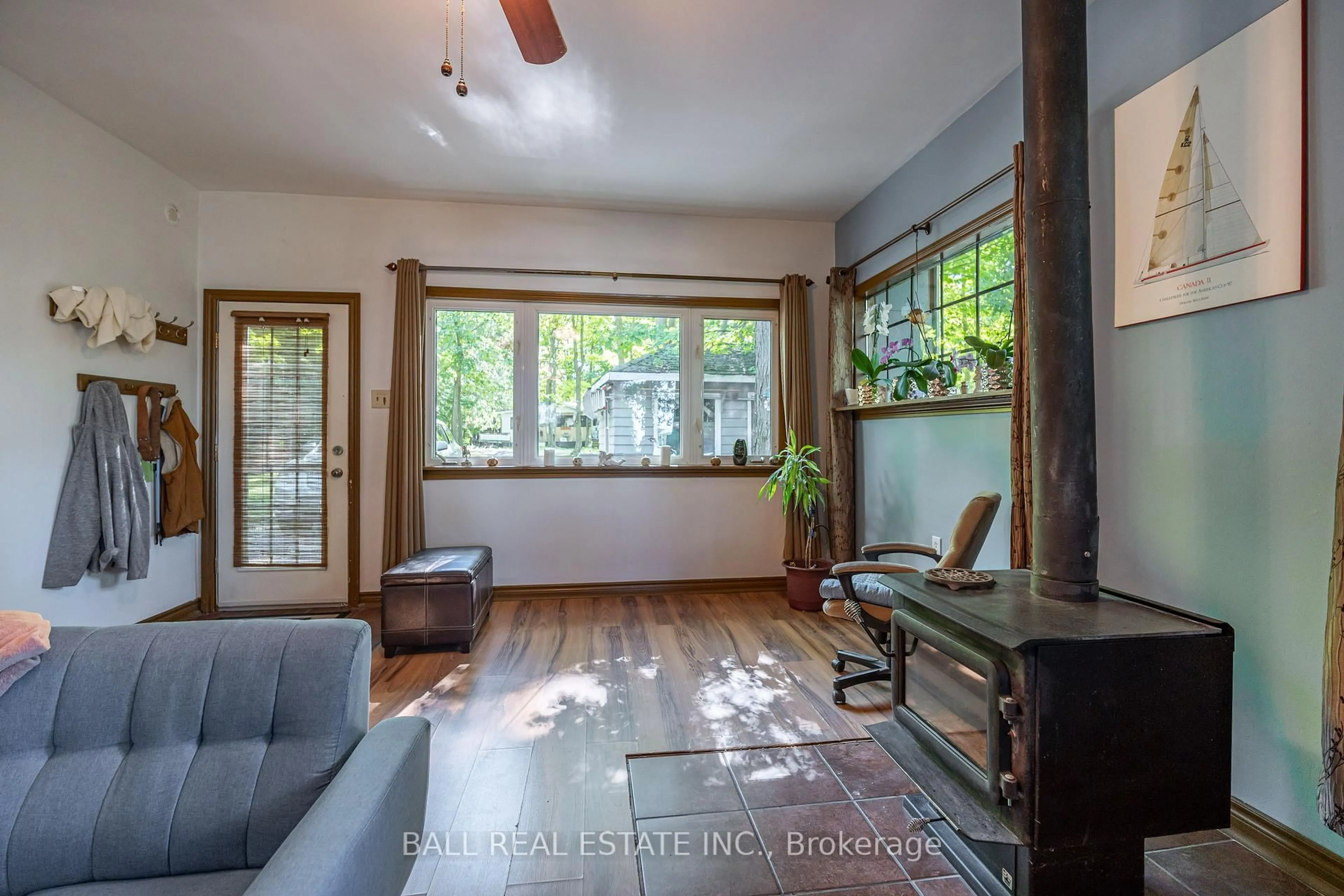 Living room with furniture, unknown for 21 Cedar Bay Rd, Curve Lake First Nation 35 Ontario K0L 1R0