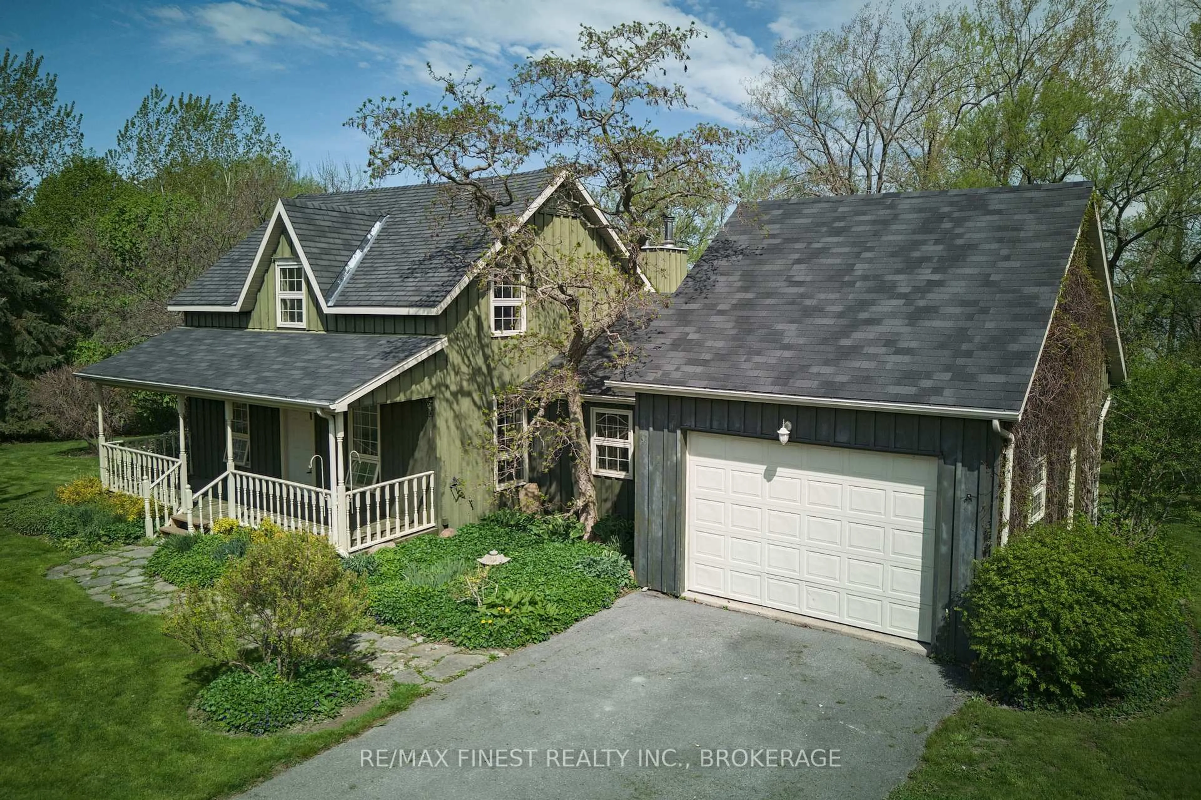 A pic from outside/outdoor area/front of a property/back of a property/a pic from drone, street for 9910 Front Rd, Stella Ontario K0H 2S0