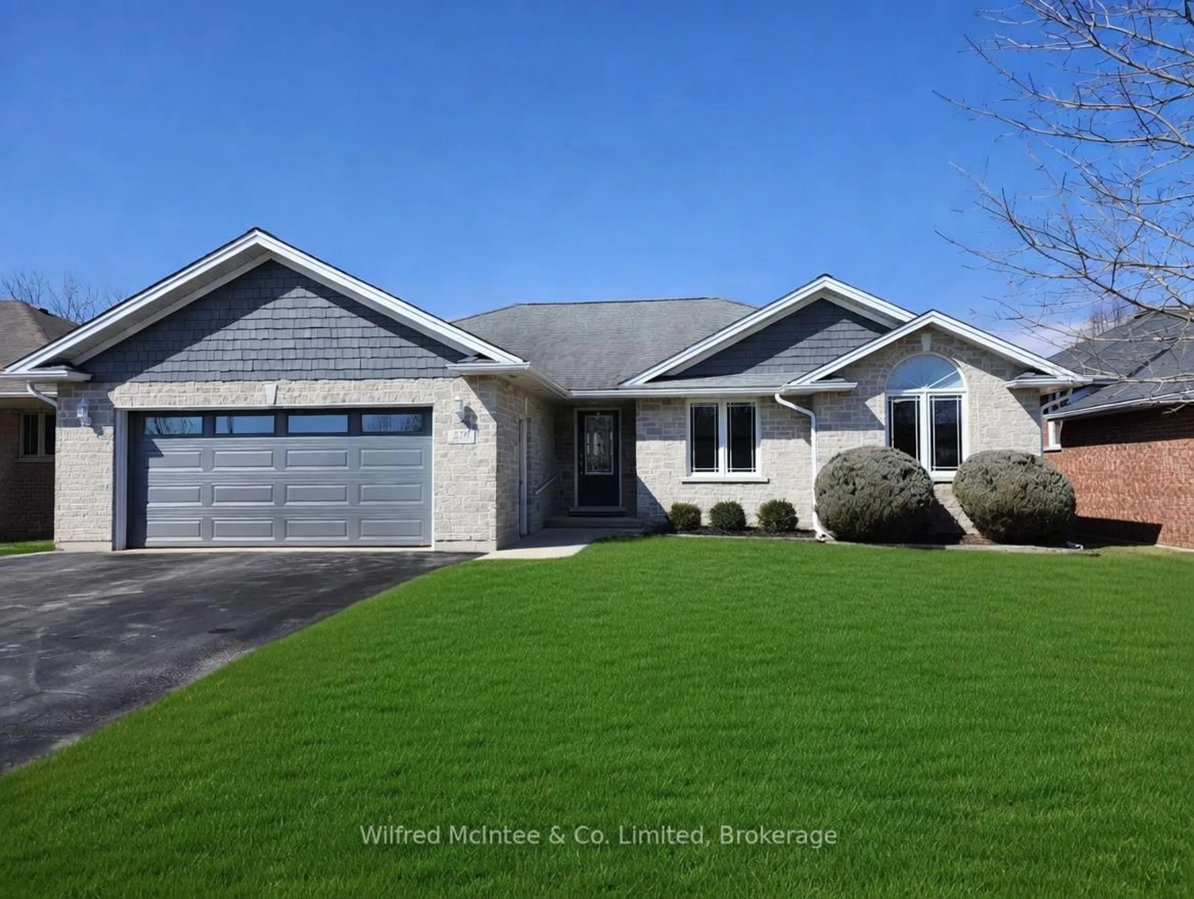 Home with vinyl exterior material, street for 230 4TH STREET Cres, Hanover Ontario N4N 3S2