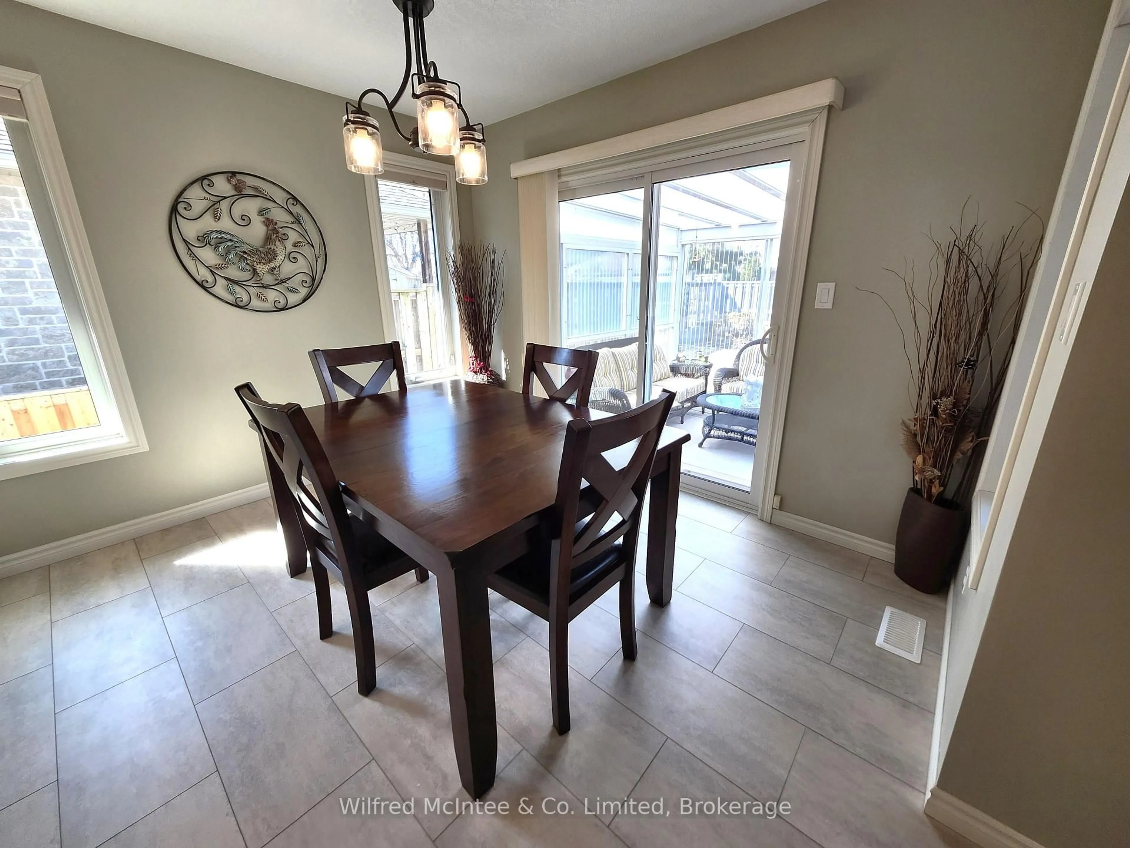 Dining room, ceramic/tile floor for 230 4TH STREET Cres, Hanover Ontario N4N 3S2