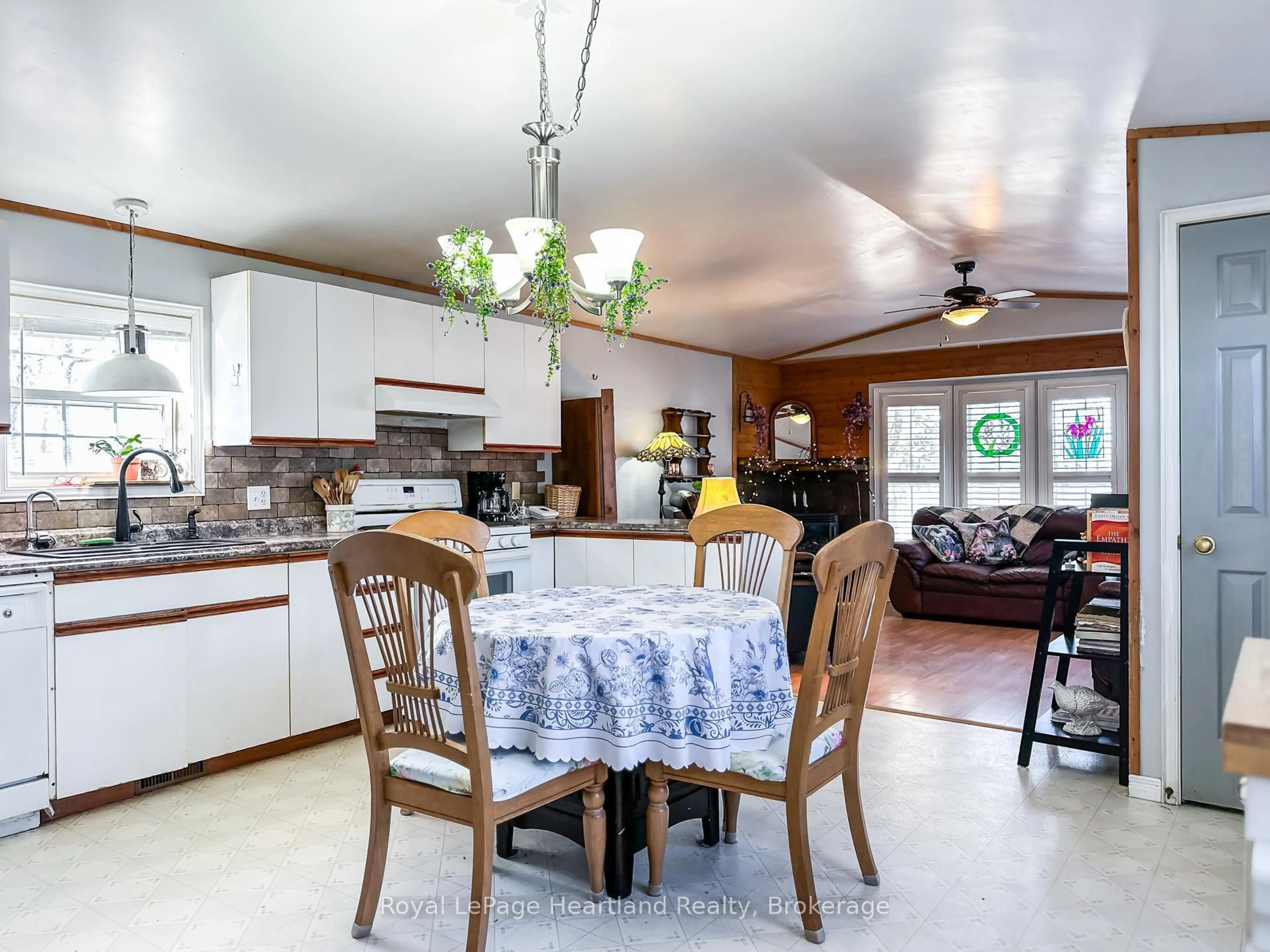 Open concept kitchen, unknown for 56 CHEROKEE Lane, Ashfield-Colborne-Wawanosh Ontario N7A 3Y2