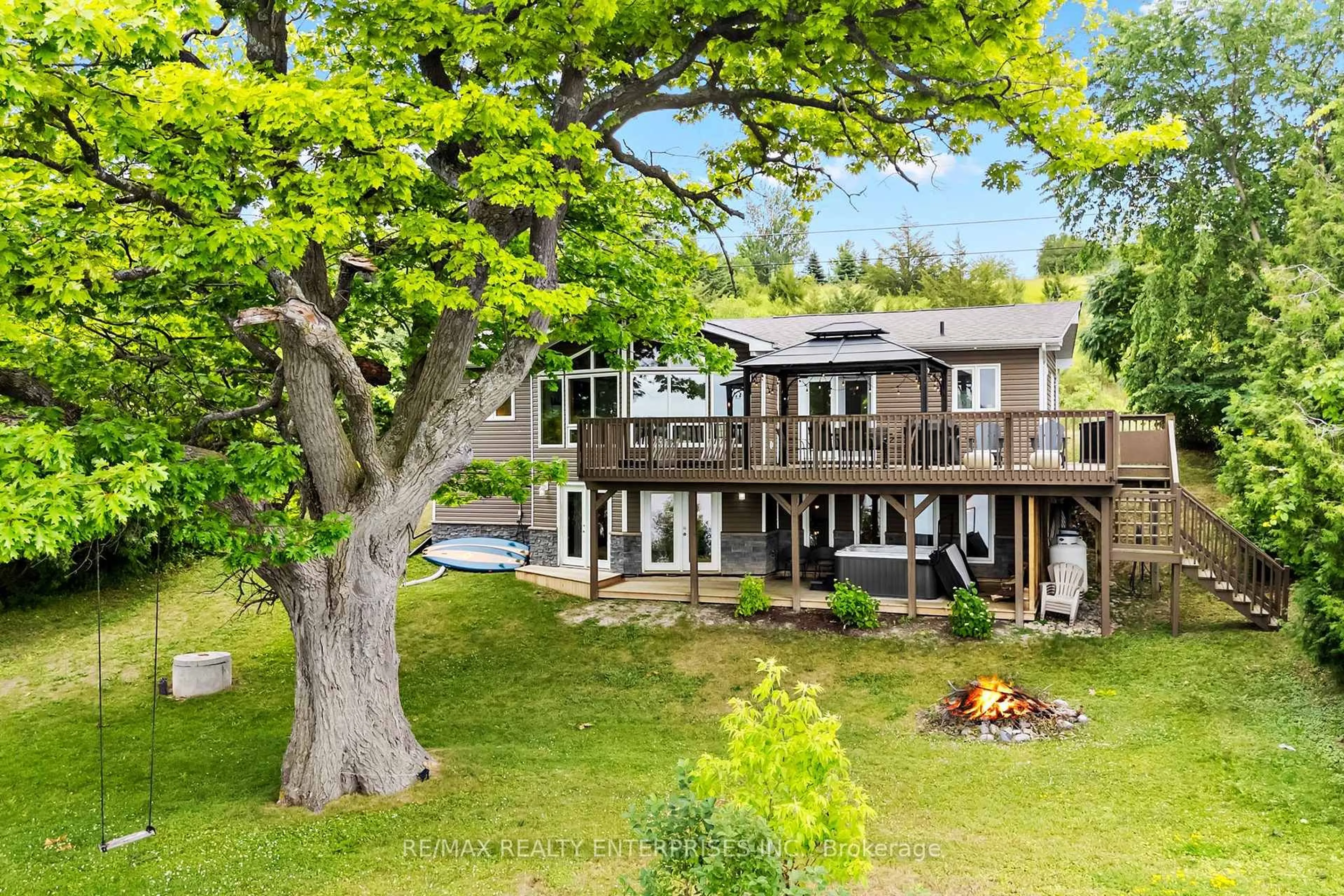 A pic from outside/outdoor area/front of a property/back of a property/a pic from drone, water/lake/river/ocean view for 14 Parker Dr, Alnwick/Haldimand Ontario K0K 2X0