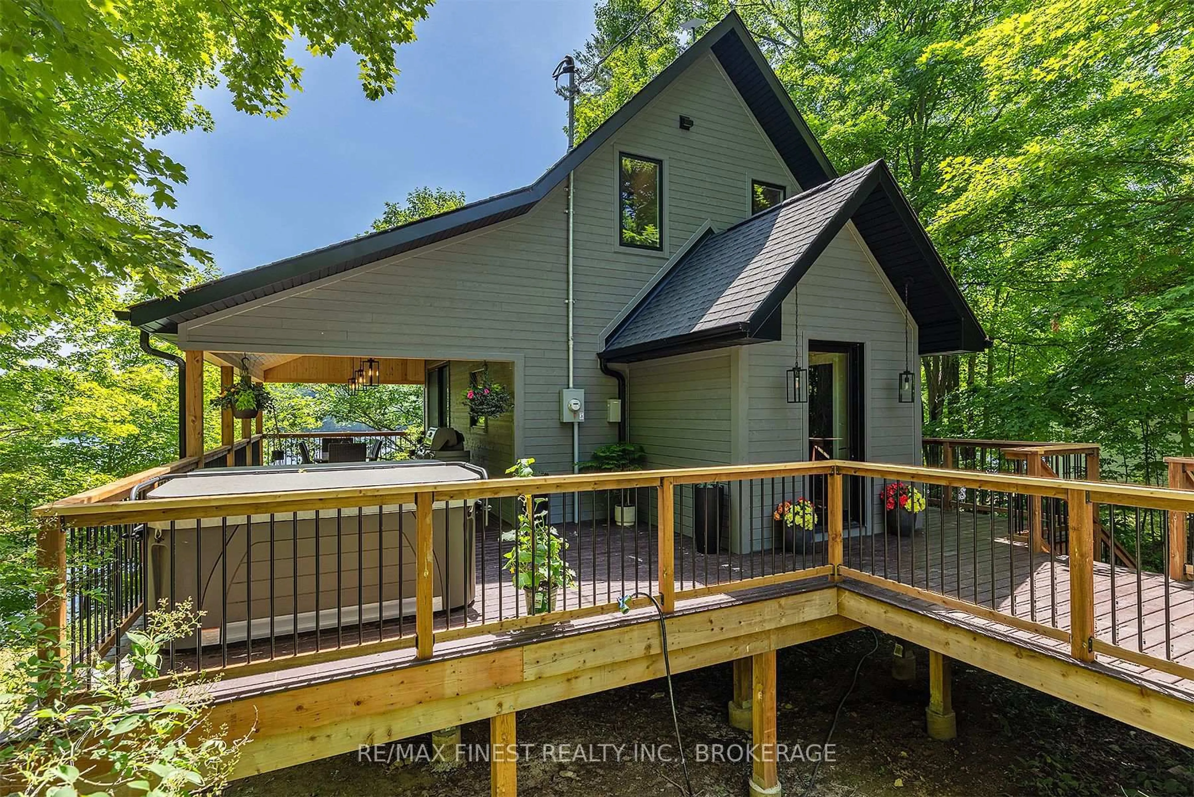 Unknown for 1005 MacDonald Lane, Perth Road Ontario K0H 2L0