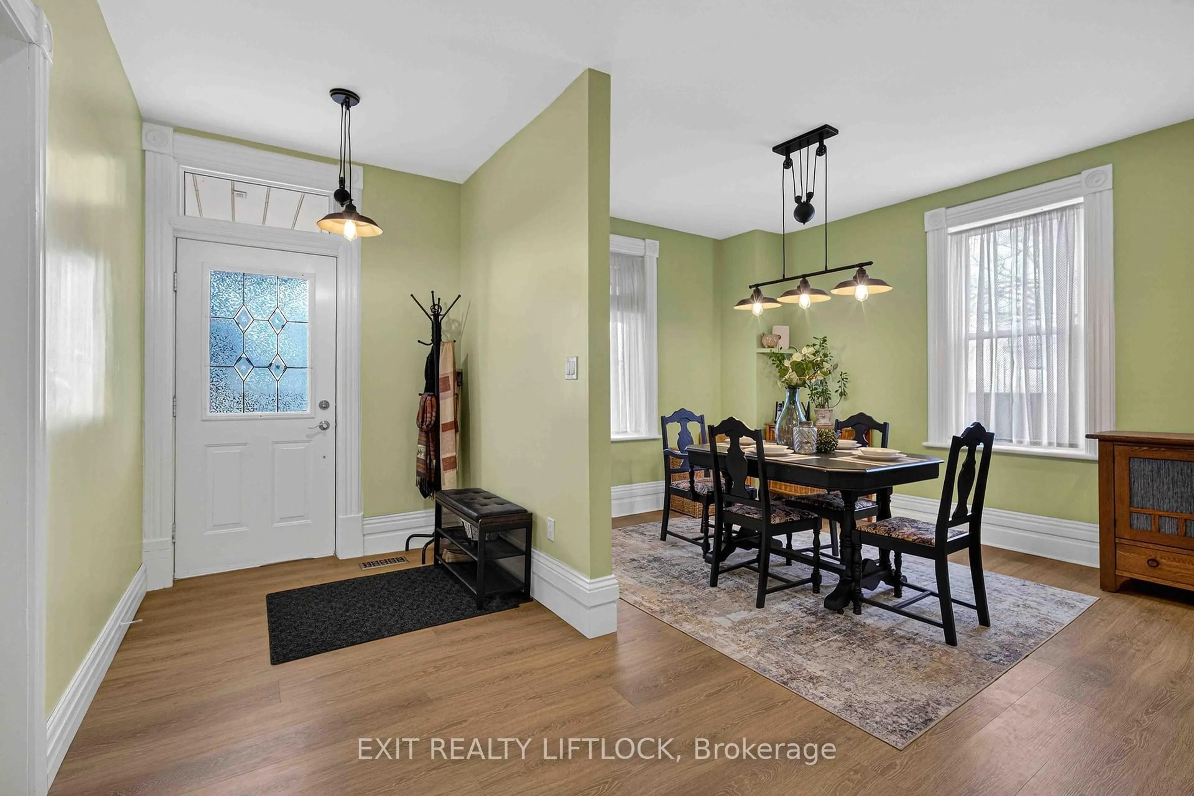 Dining room, unknown for 2464 Queen Mary St, Cavan Monaghan Ontario L0A 1C0