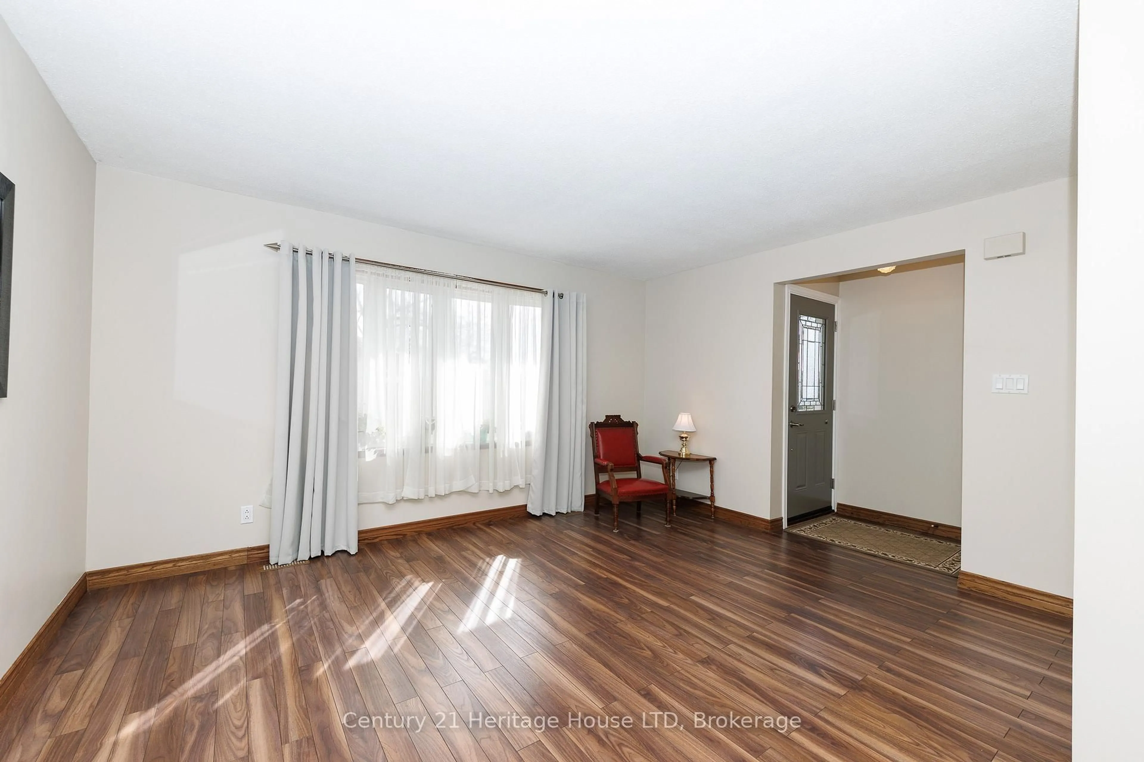 A pic of a room for 3859 Panama Crt, Niagara Falls Ontario L2J 3Z8