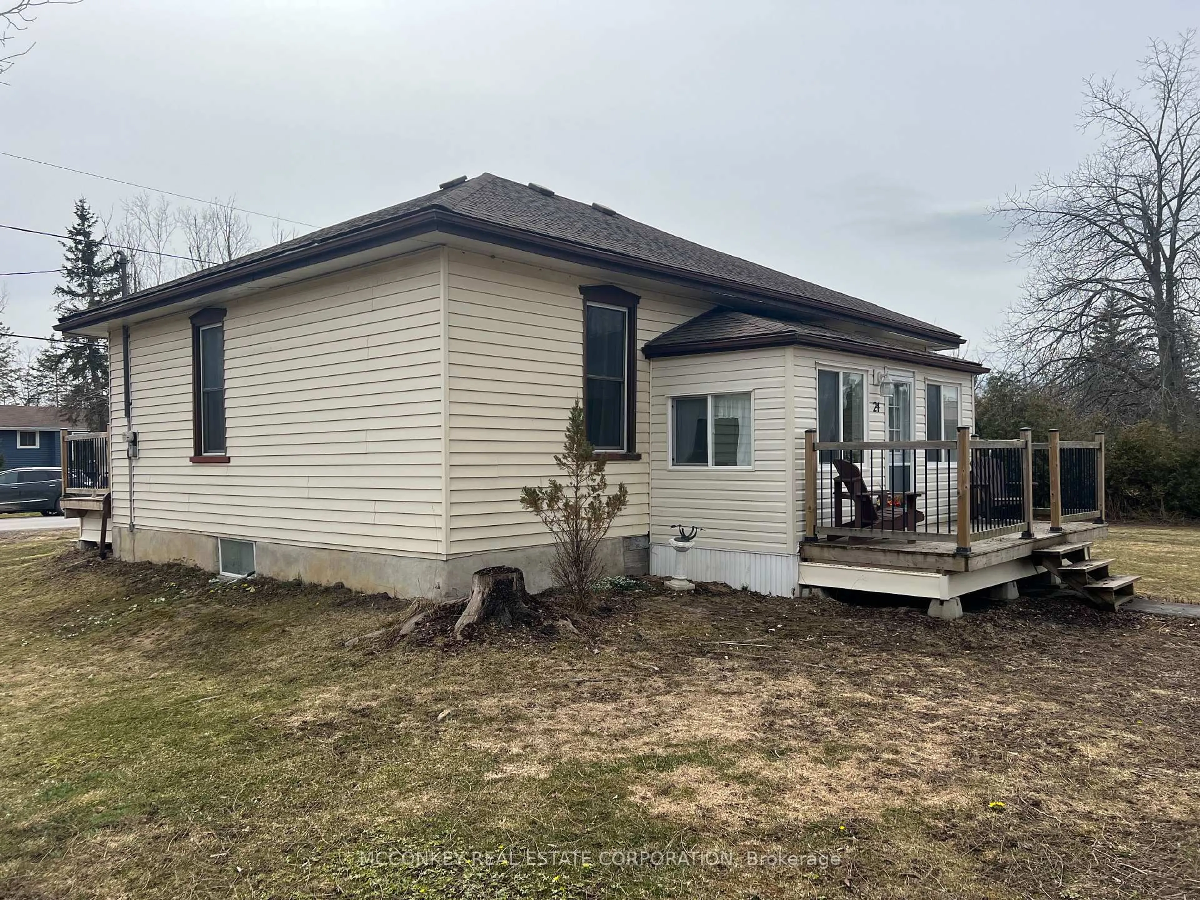 Home with vinyl exterior material, building for 24 KING St, Kawartha Lakes Ontario K0L 2W0