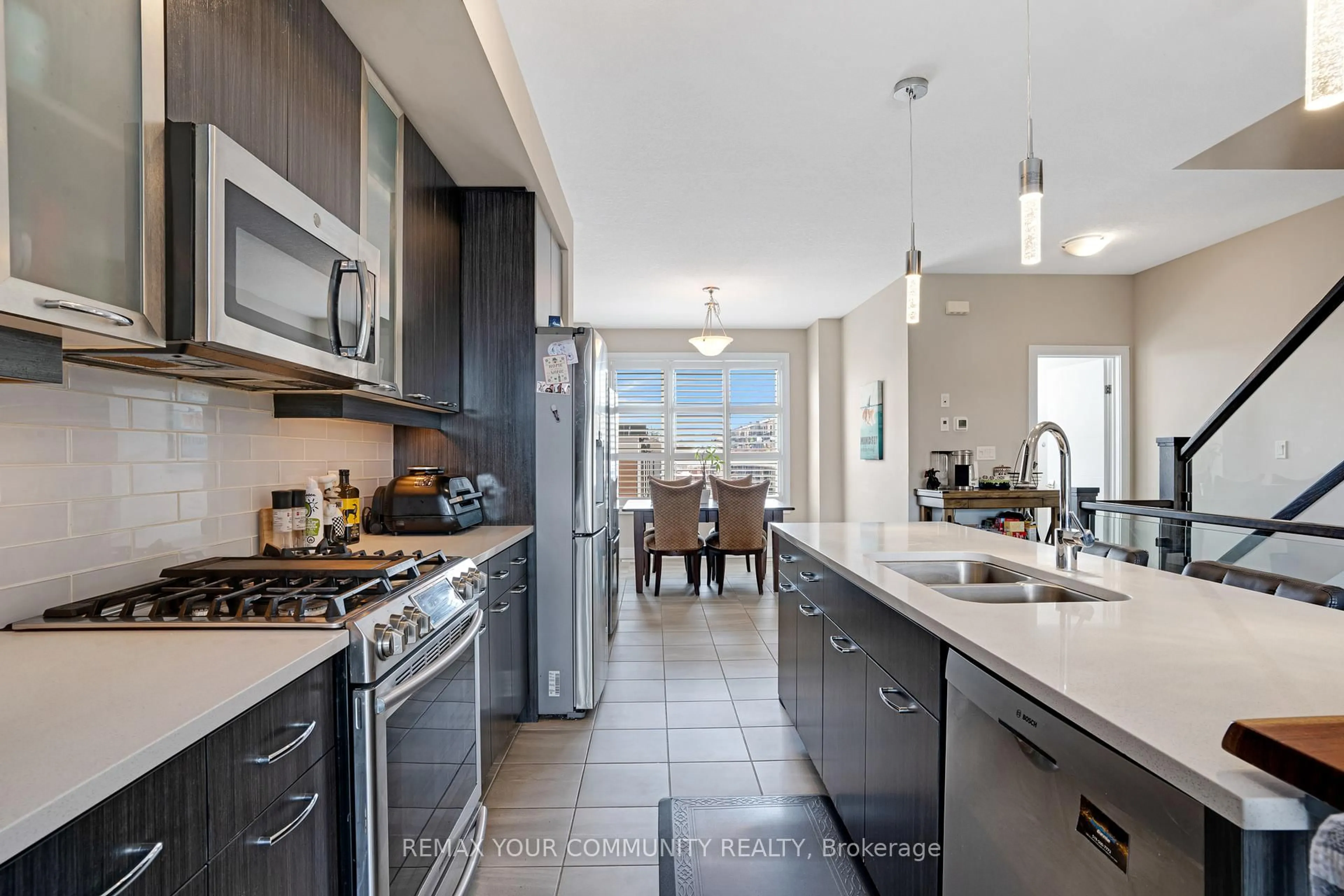 Open concept kitchen, ceramic/tile floor for 60 Arkell Rd #63, Guelph Ontario N1L 0N8