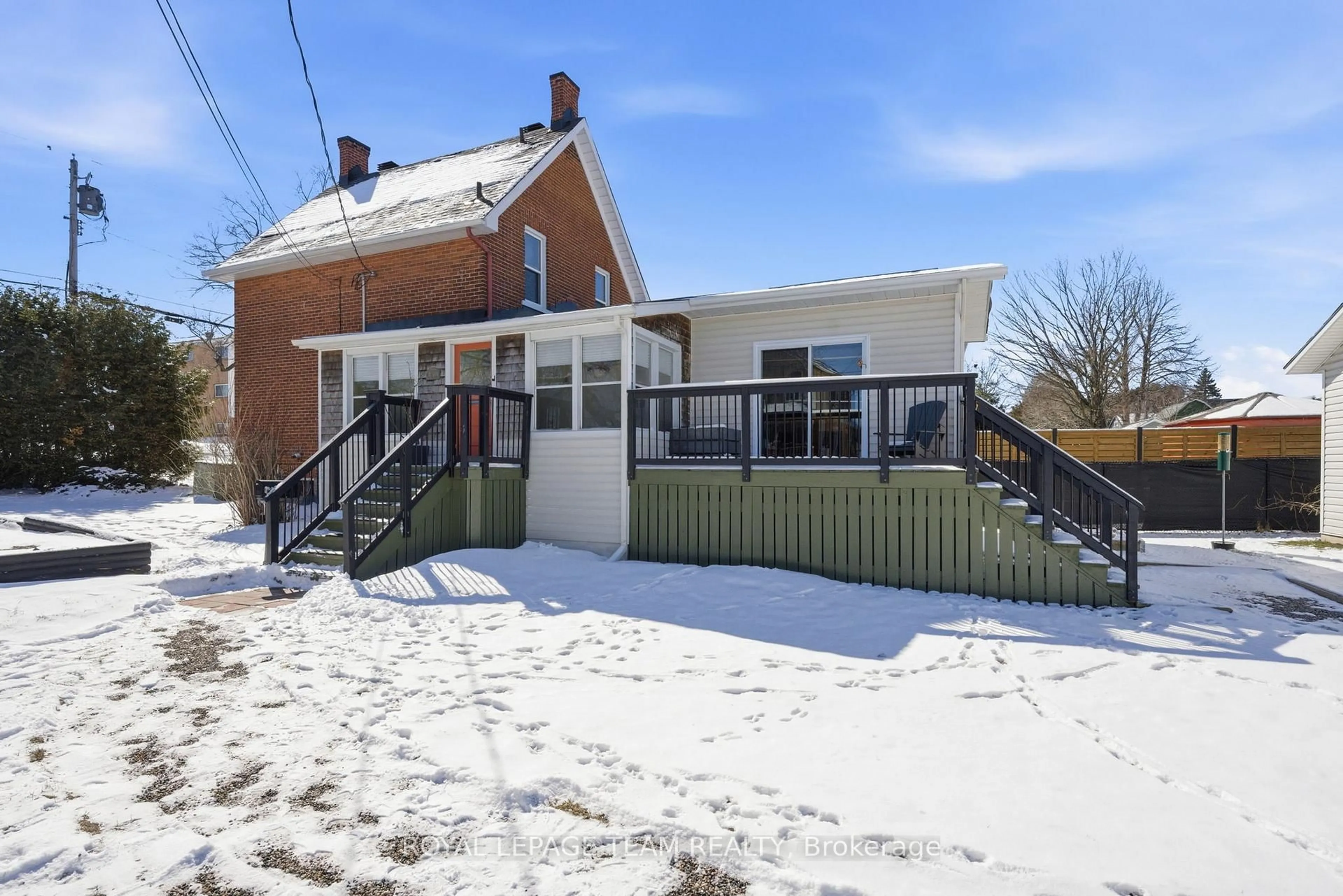 Patio, street for 238 Park Ave, Carleton Place Ontario K7C 2G6