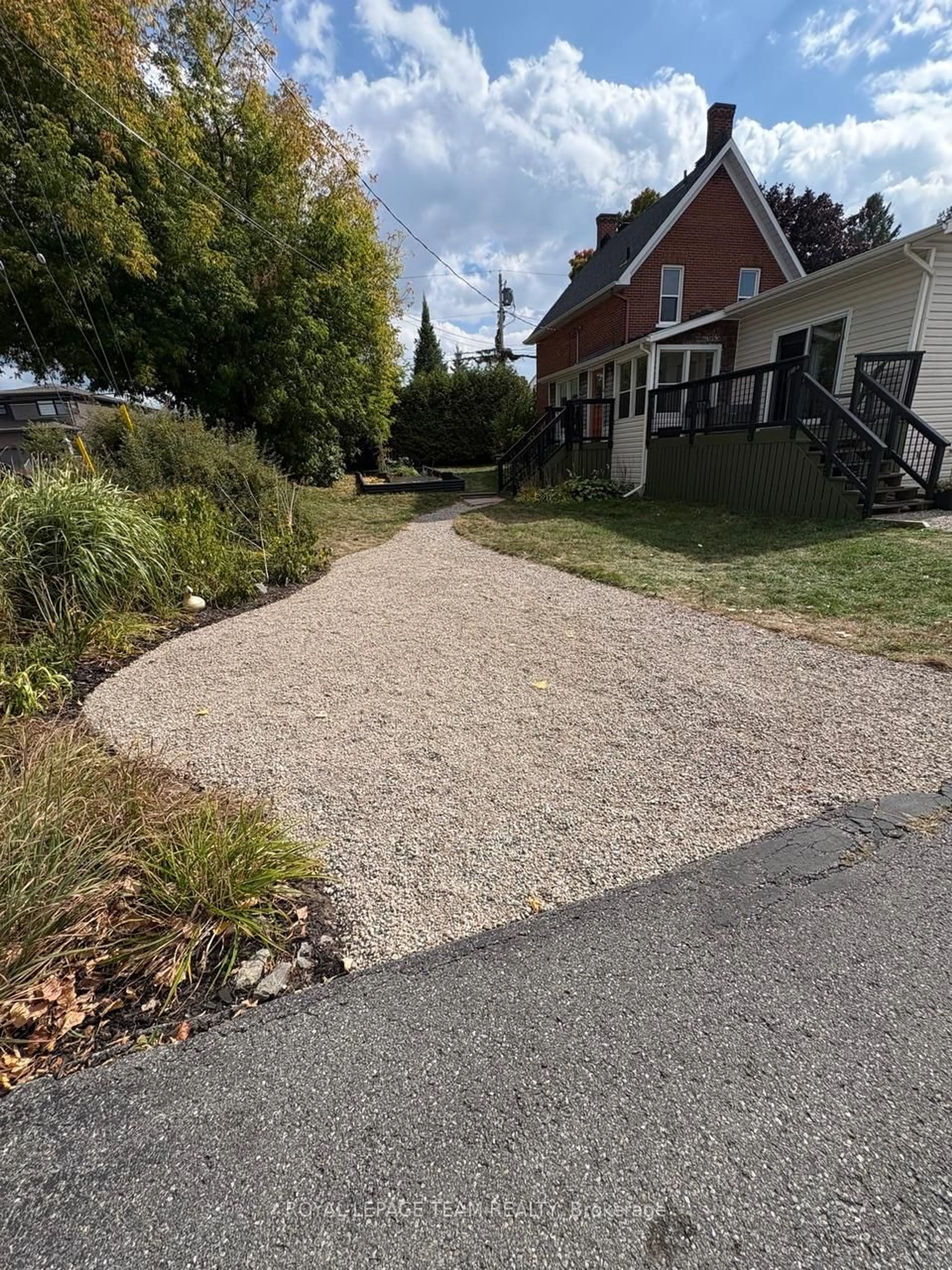 A pic from outside/outdoor area/front of a property/back of a property/a pic from drone, street for 238 Park Ave, Carleton Place Ontario K7C 2G6