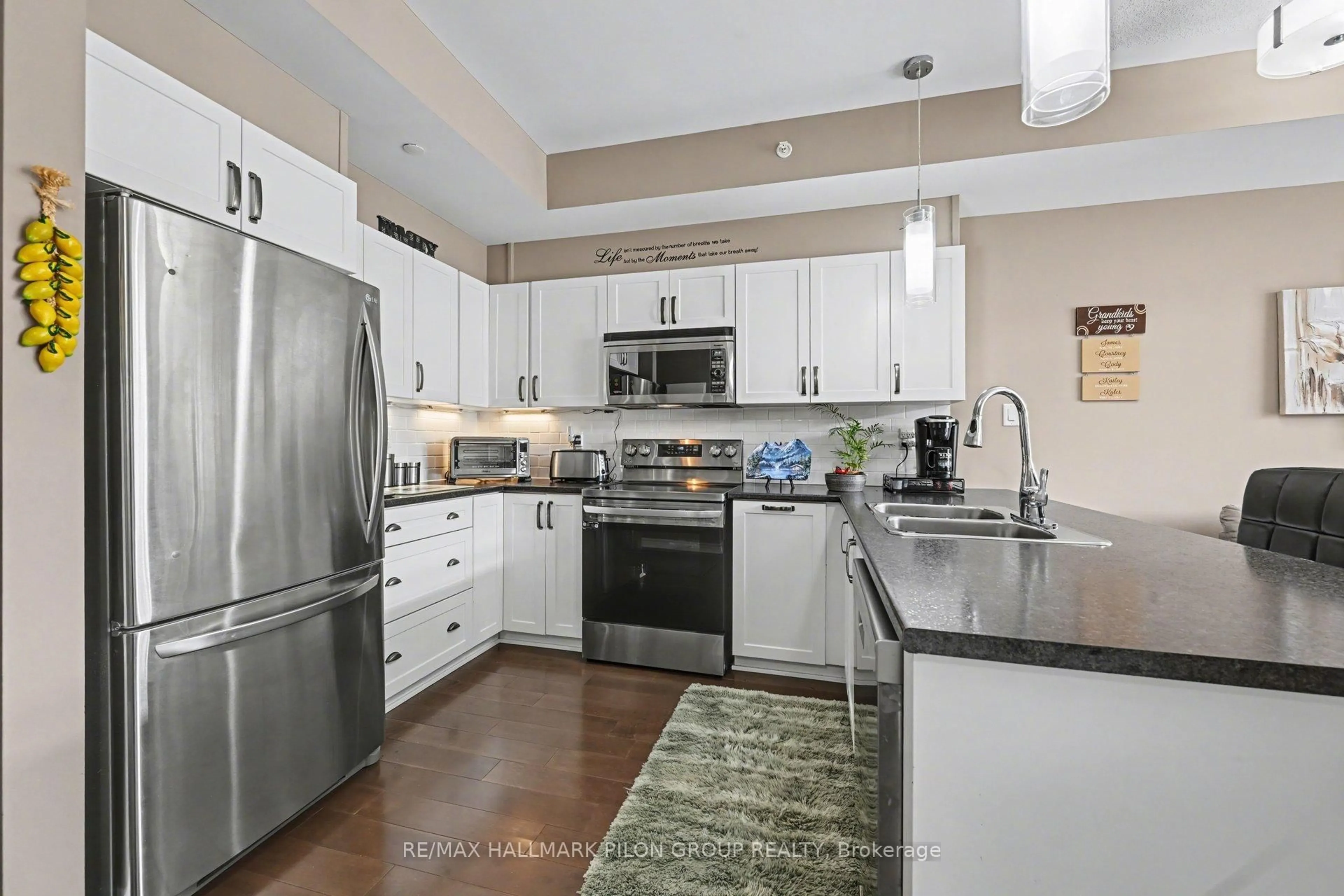 Open concept kitchen, ceramic/tile floor for 230 Titanium Private #403, Ottawa Ontario K1C 0C1